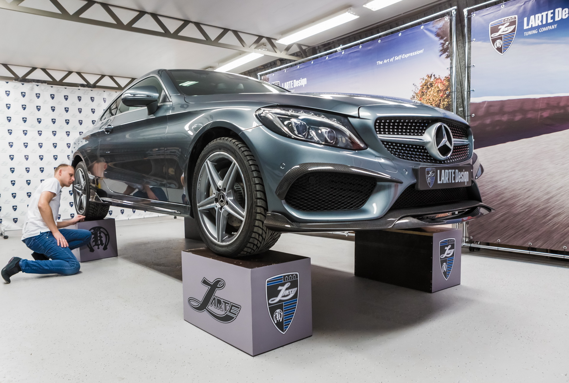 mercedes-benz-c-class-coupe-larte-tuning-4 Mercedes-Benz C-Class Coupe Gets A Carbon Touch From Larte Design