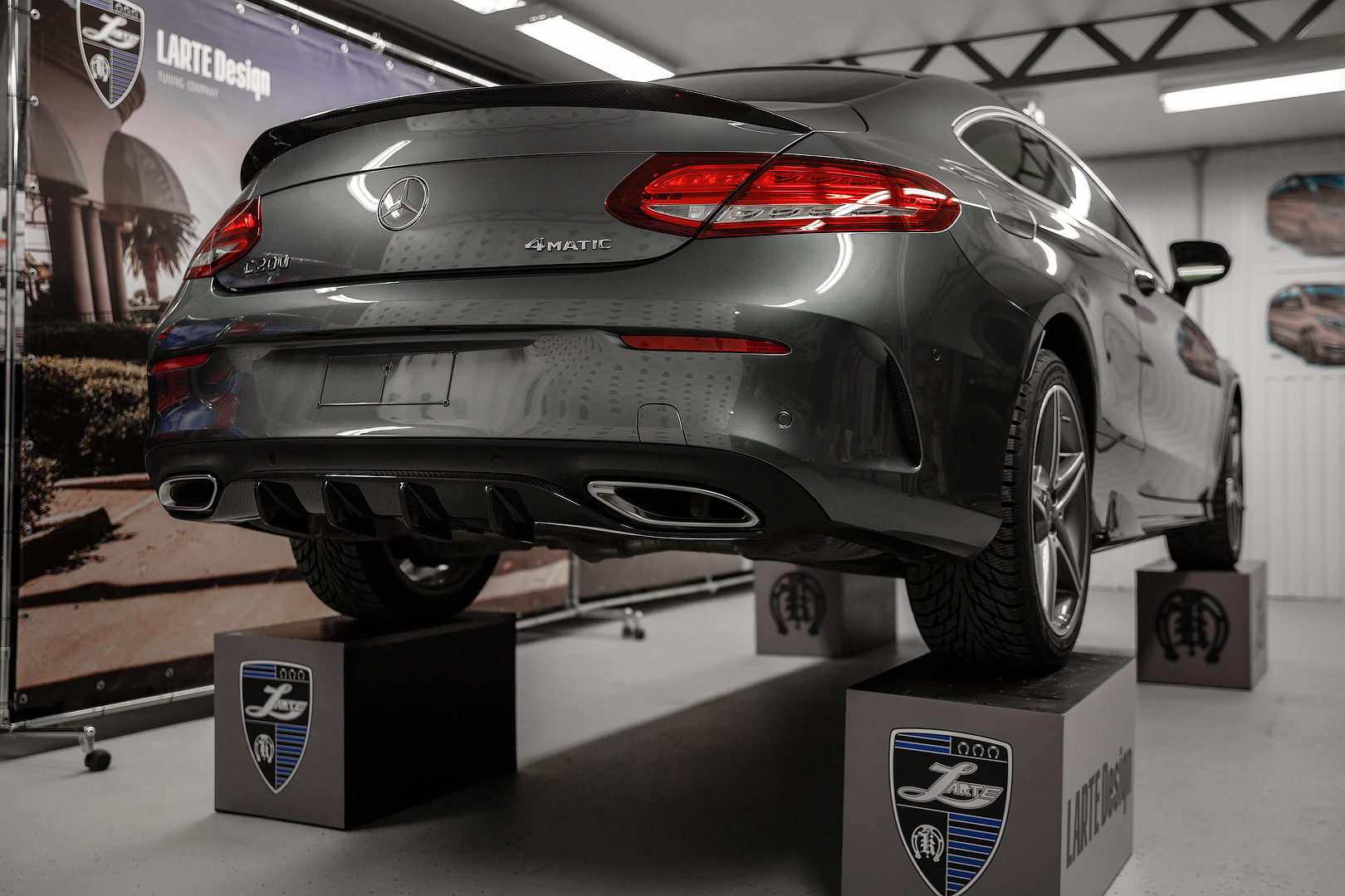 mercedes-benz-c-class-coupe-larte-tuning-9 Mercedes-Benz C-Class Coupe Gets A Carbon Touch From Larte Design