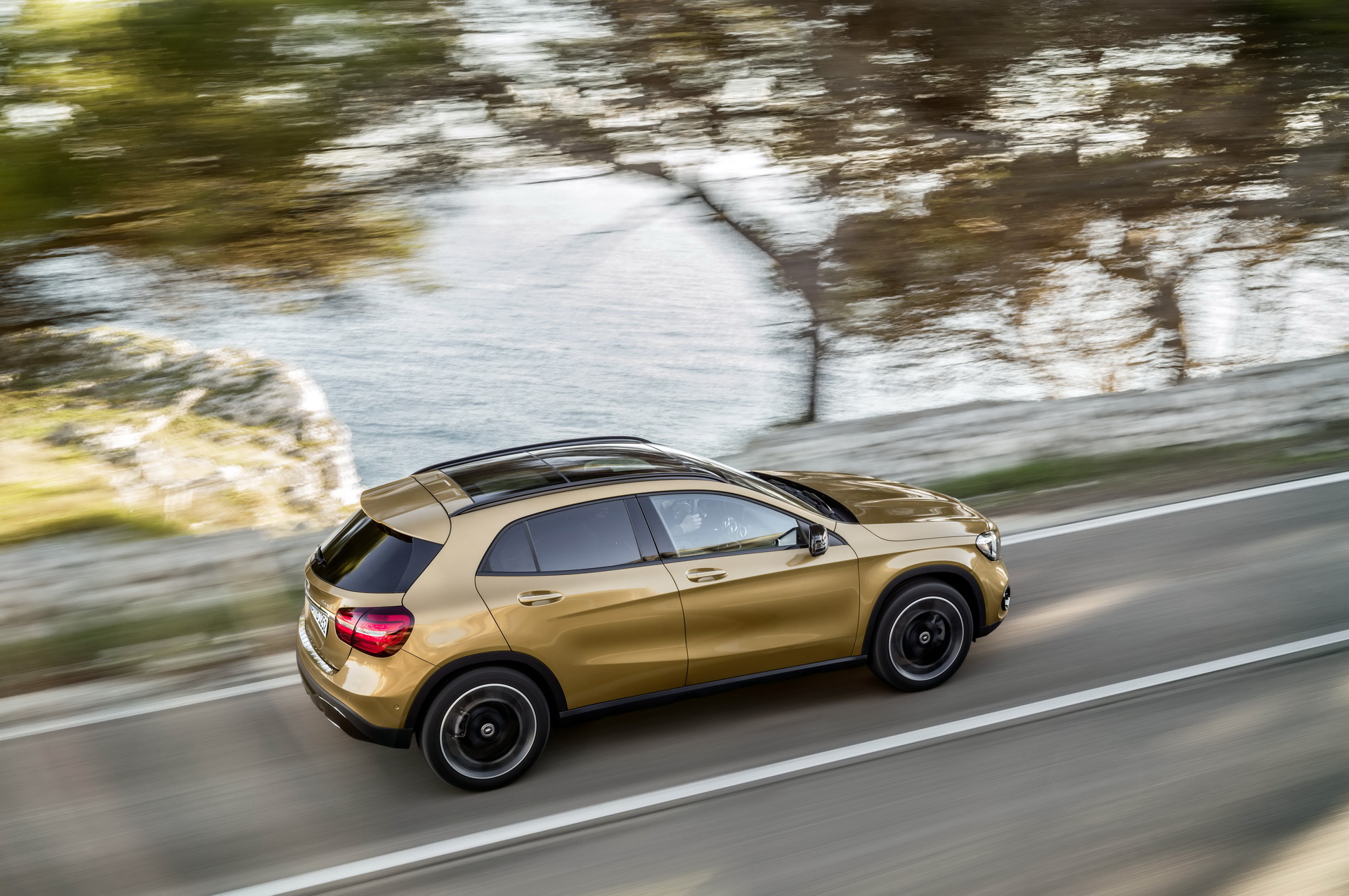 mercedes-benz-gla-4 K-One Is An Electric Mercedes GLA Clone From China