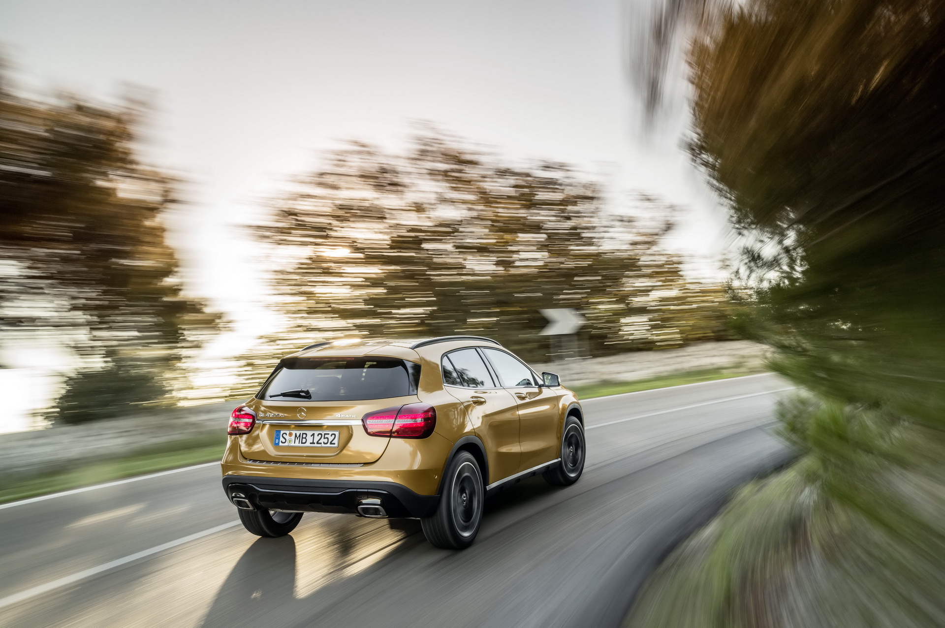 mercedes-benz-gla-5 K-One Is An Electric Mercedes GLA Clone From China