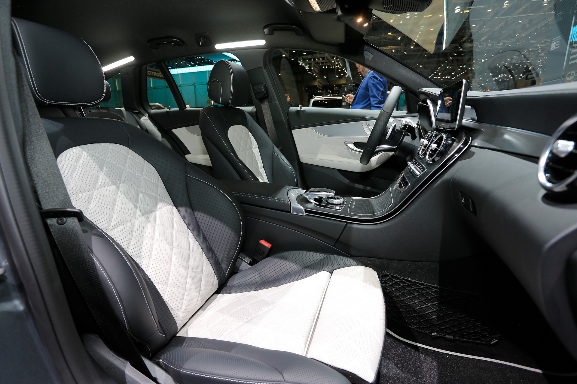 mercedes-c-class-facelift-geneva-livepics-10 Mercedes Brings Updated C-Class To Geneva, C43 Leads The Way