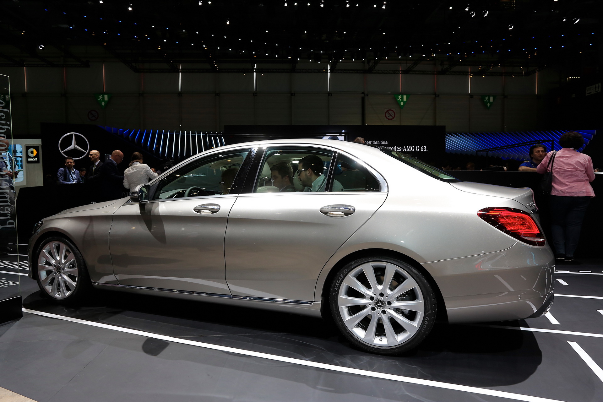 mercedes-c-class-facelift-geneva-livepics-15 Mercedes Brings Updated C-Class To Geneva, C43 Leads The Way