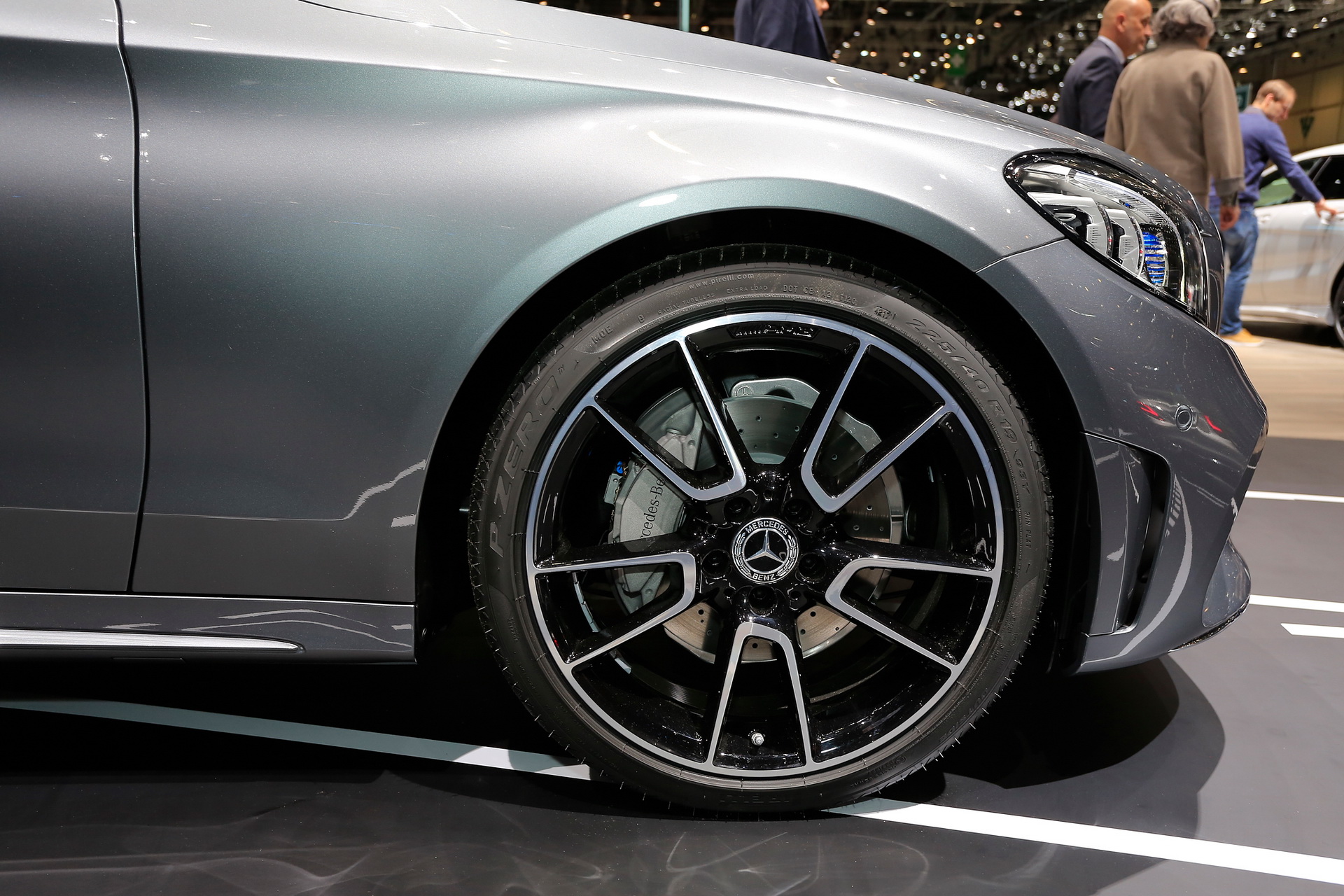 mercedes-c-class-facelift-geneva-livepics-2 Mercedes Brings Updated C-Class To Geneva, C43 Leads The Way