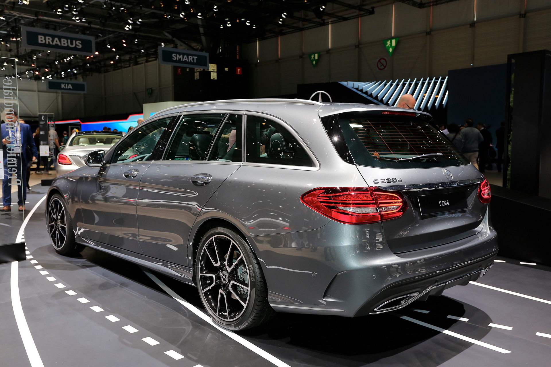 mercedes-c-class-facelift-geneva-livepics-7 Mercedes Brings Updated C-Class To Geneva, C43 Leads The Way