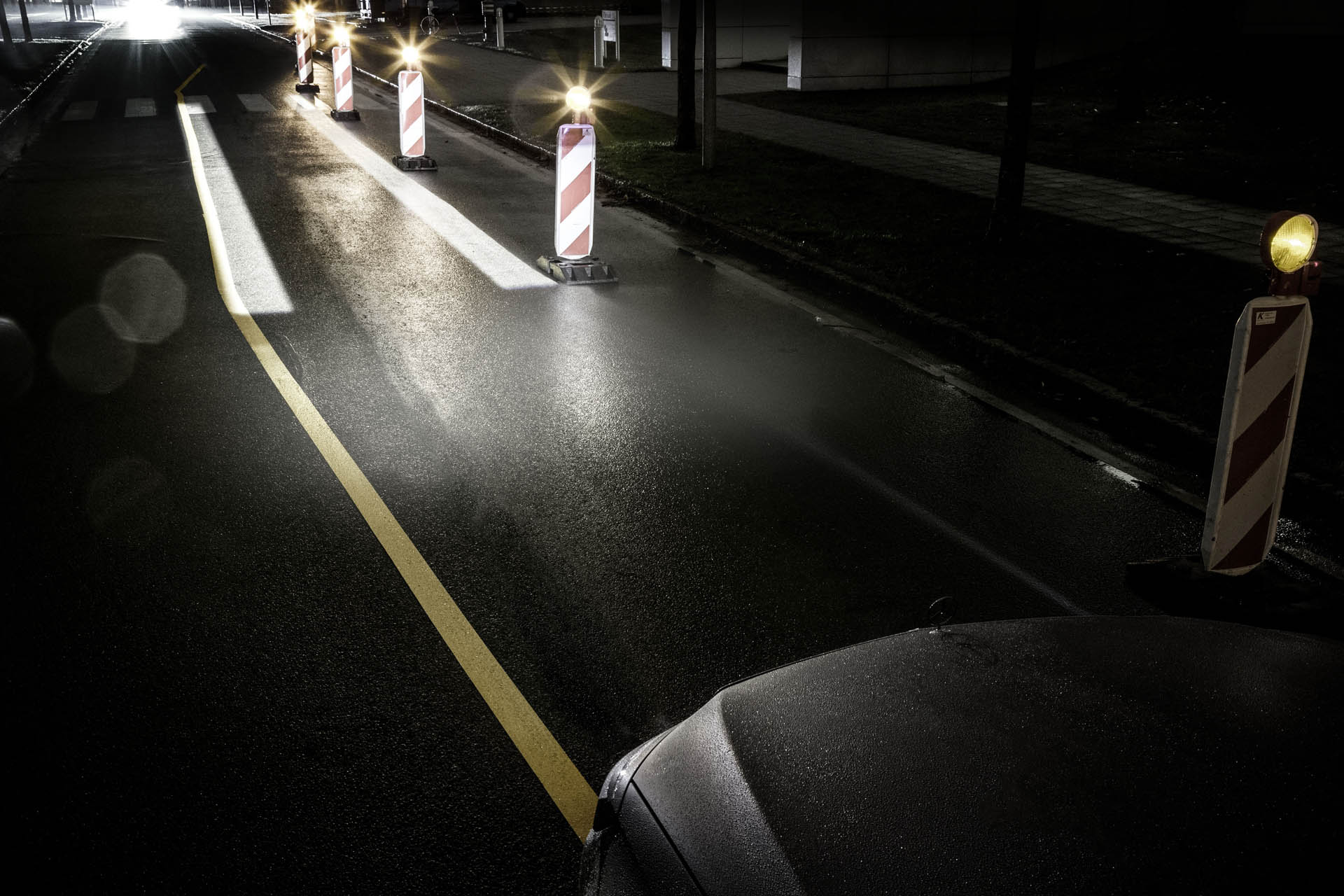 Weltpremiere in der Mercedes-Maybach S-Klasse: DIGITAL LIGHT: Das Licht der Zukunft kommt auf die Straße Maybach S-Class Packs Over A Million Pixels Into Its New Digital Headlights