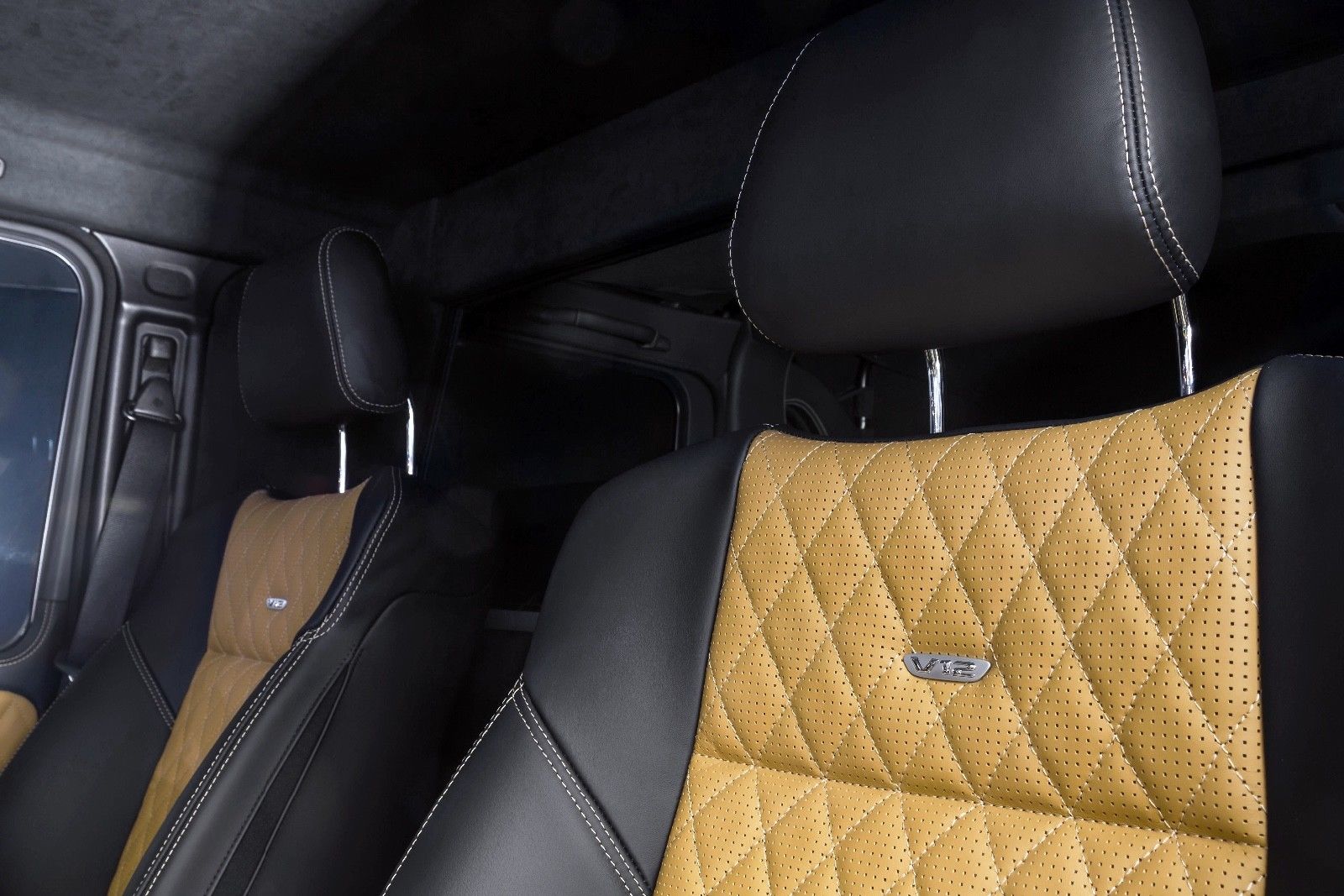 mercedes-maybach-g650-landaulet-11 Holy Cash Cow! Mercedes-Maybach G650 Landaulet Will Cost You $1.8 Million