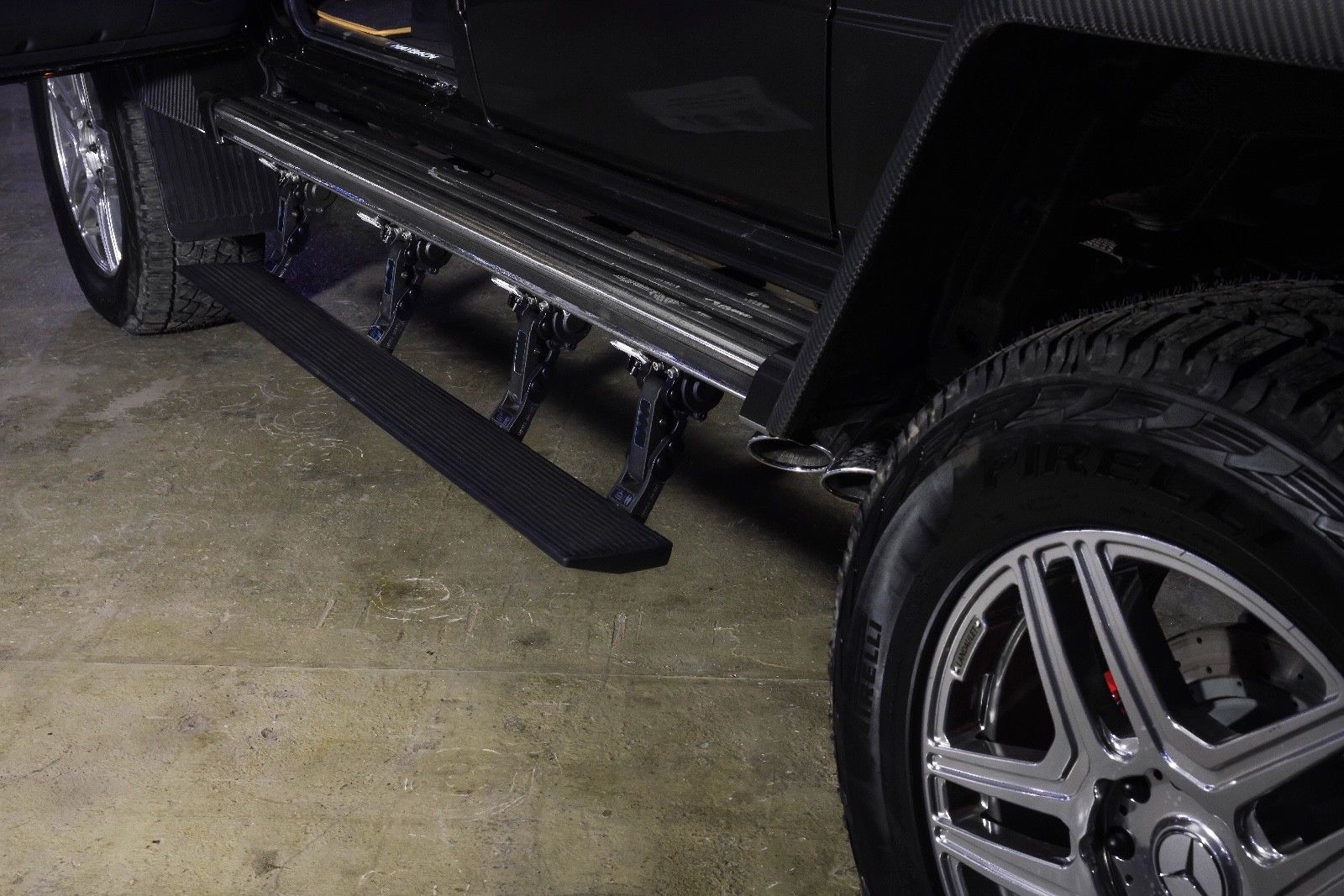 mercedes-maybach-g650-landaulet-14 Holy Cash Cow! Mercedes-Maybach G650 Landaulet Will Cost You $1.8 Million