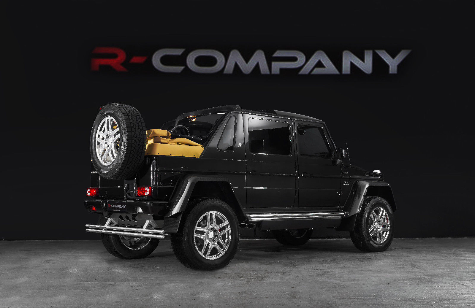 mercedes-maybach-g650-landaulet-2 Holy Cash Cow! Mercedes-Maybach G650 Landaulet Will Cost You $1.8 Million