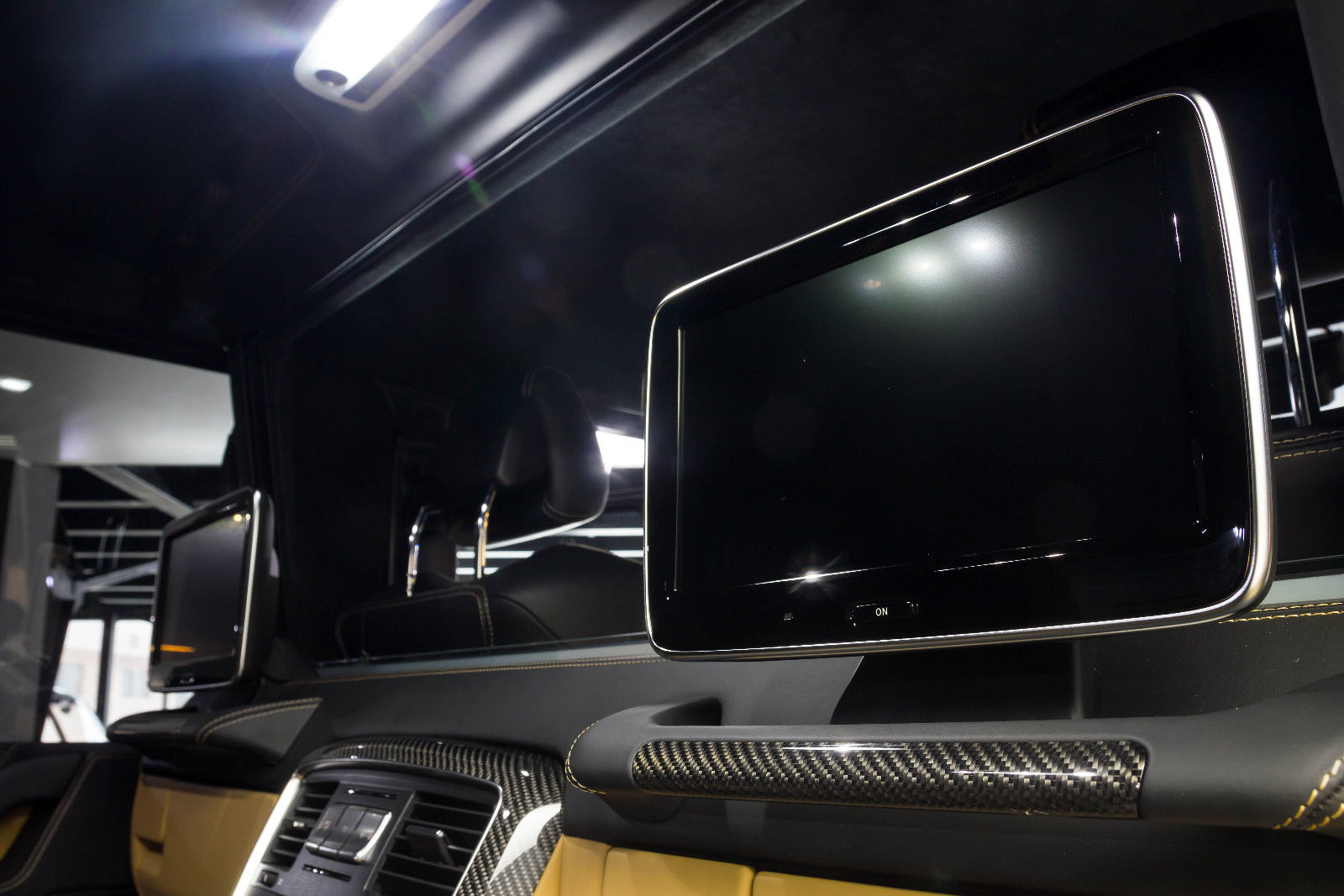 mercedes-maybach-g650-landaulet-6 Holy Cash Cow! Mercedes-Maybach G650 Landaulet Will Cost You $1.8 Million