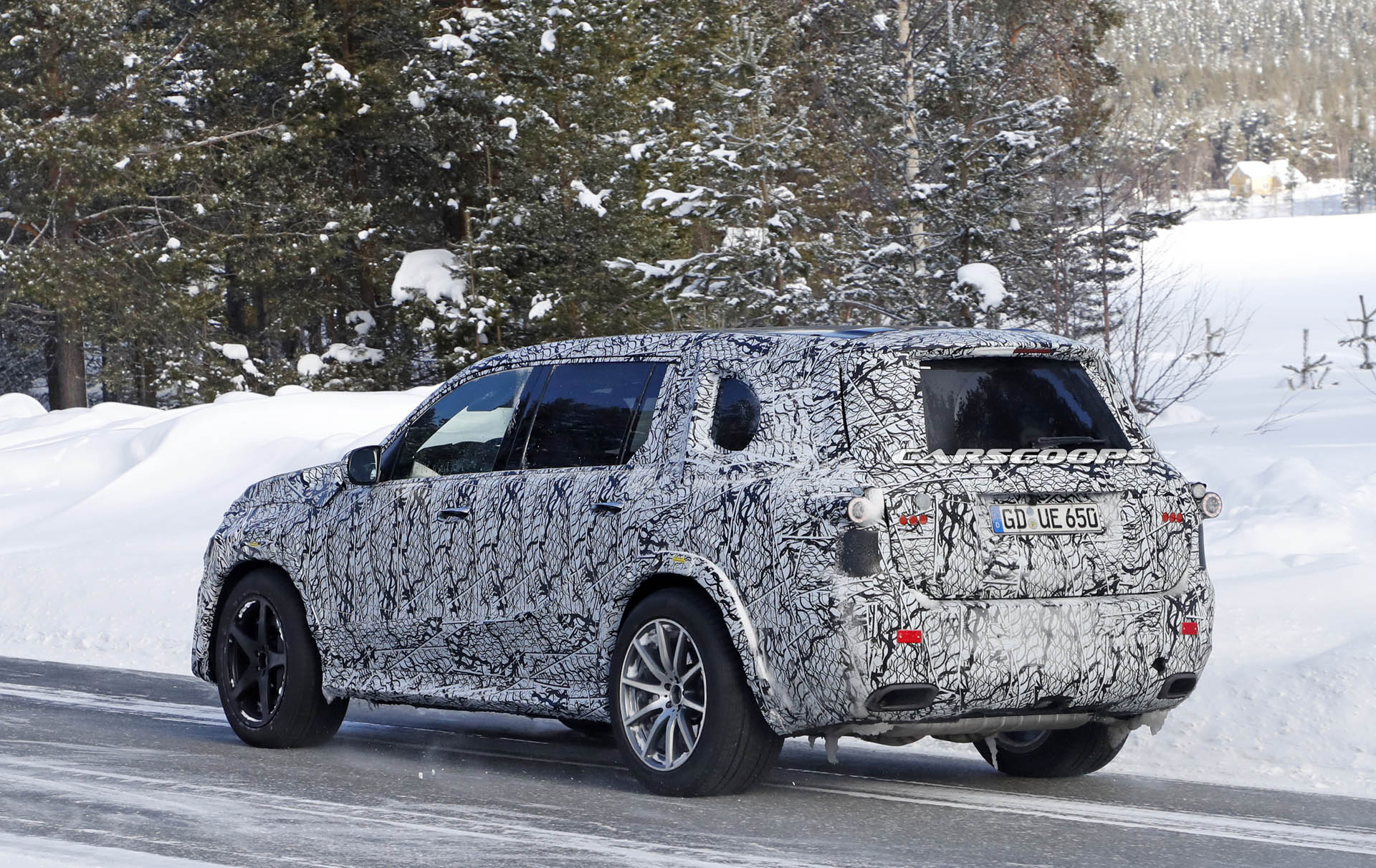 new-mercedes-amg-gls-63-spied-5 Mercedes-Maybach GLS Concept Rumored To Debut At Beijing Auto Show