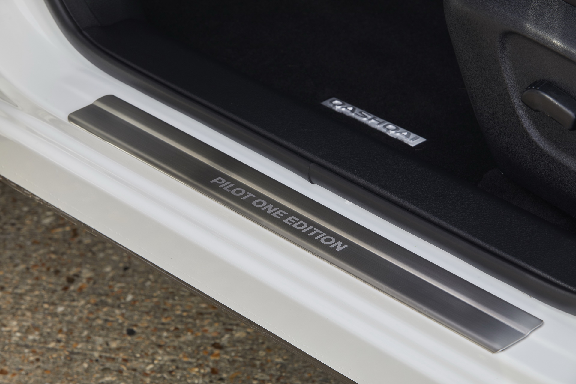 nissan-qashqai-propilot-one-uk-7 Nissan Qashqai UK Range Gains ProPilot Tech, Pilot One Special Edition