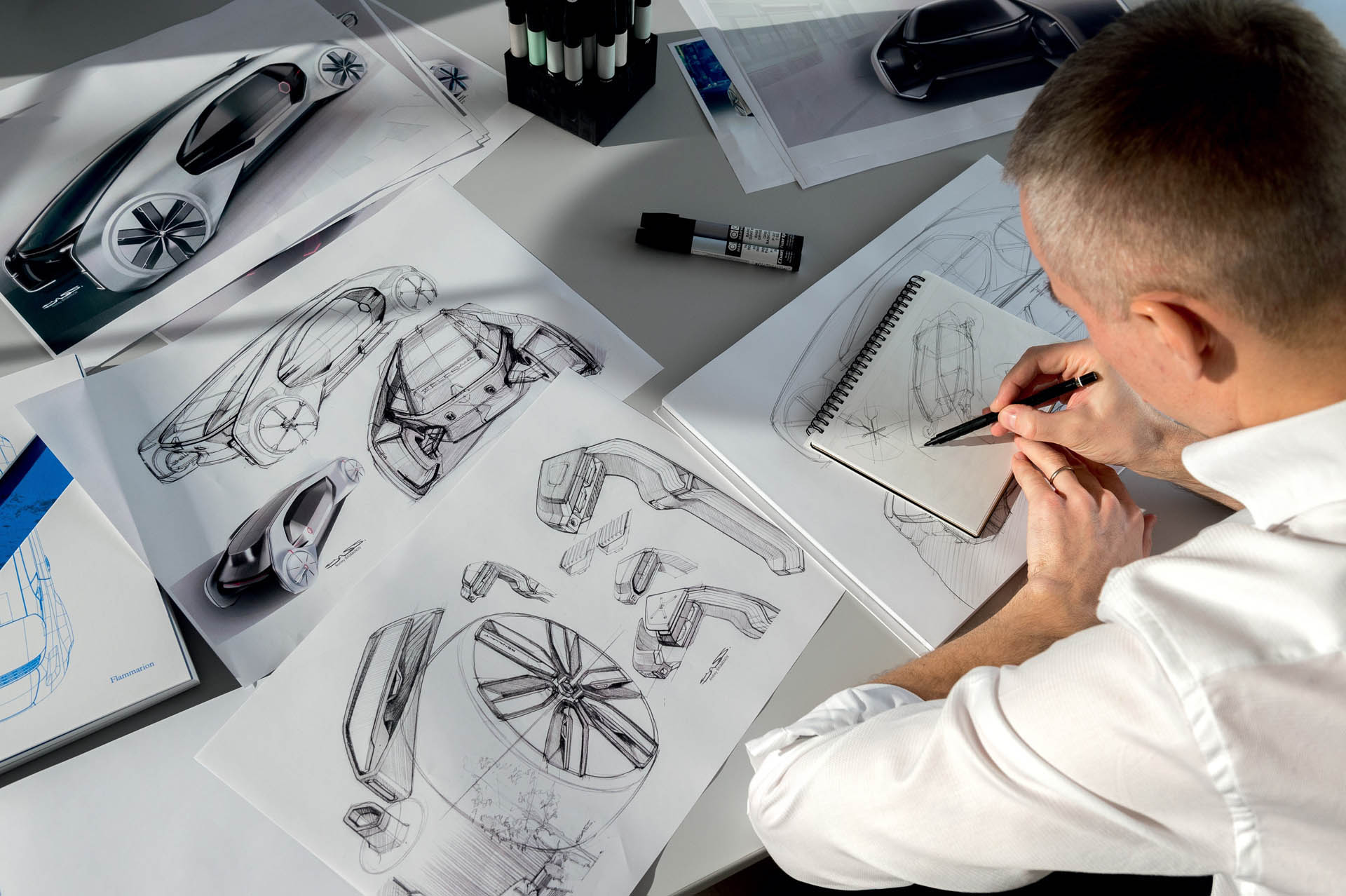 2018 - EZ-GO Design Genesis Renault EZ-GO Concept Wants To Autonomously Shuttle You And Your Friends