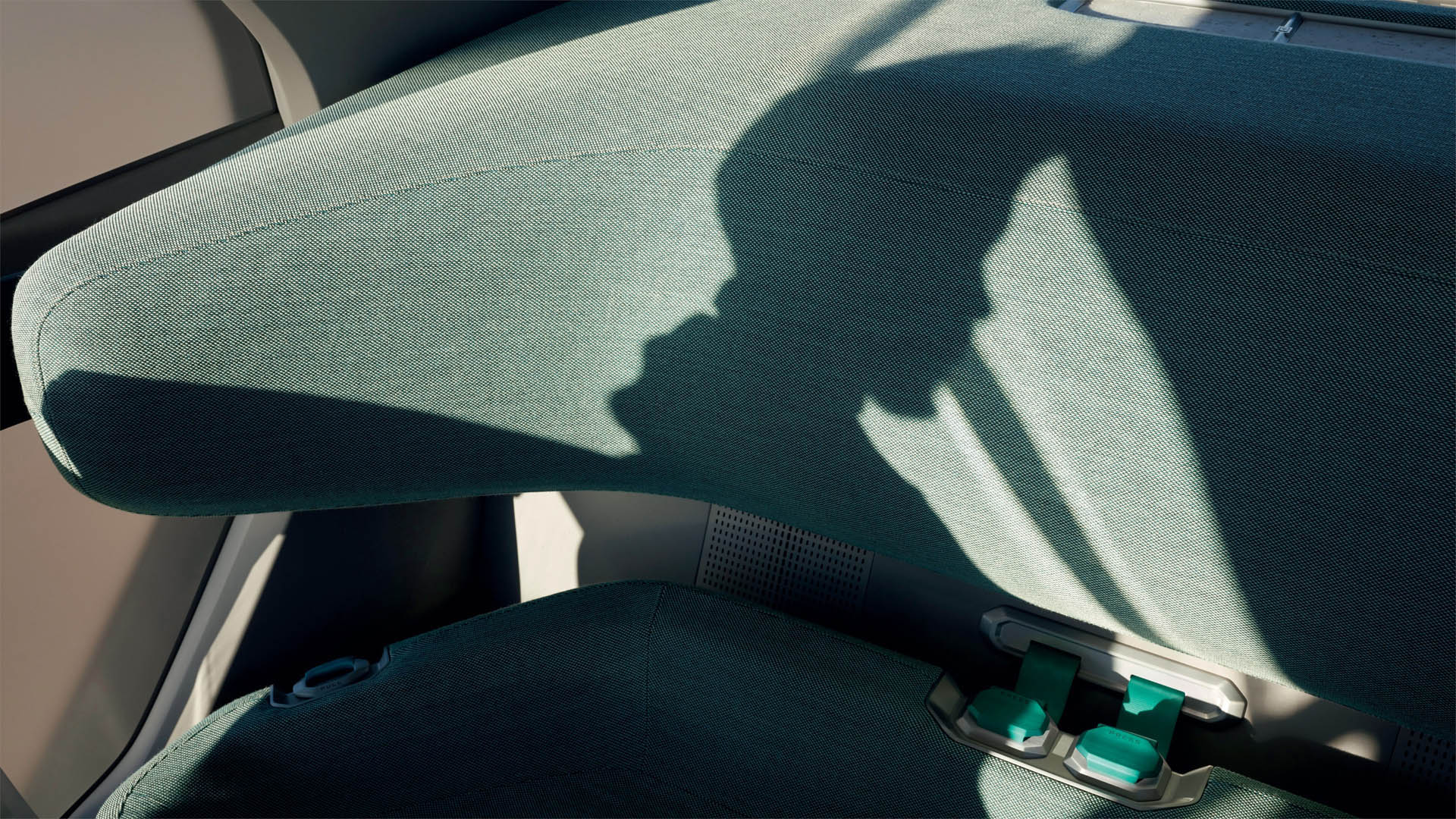 2018 - EZ-GO Renault EZ-GO Concept Wants To Autonomously Shuttle You And Your Friends