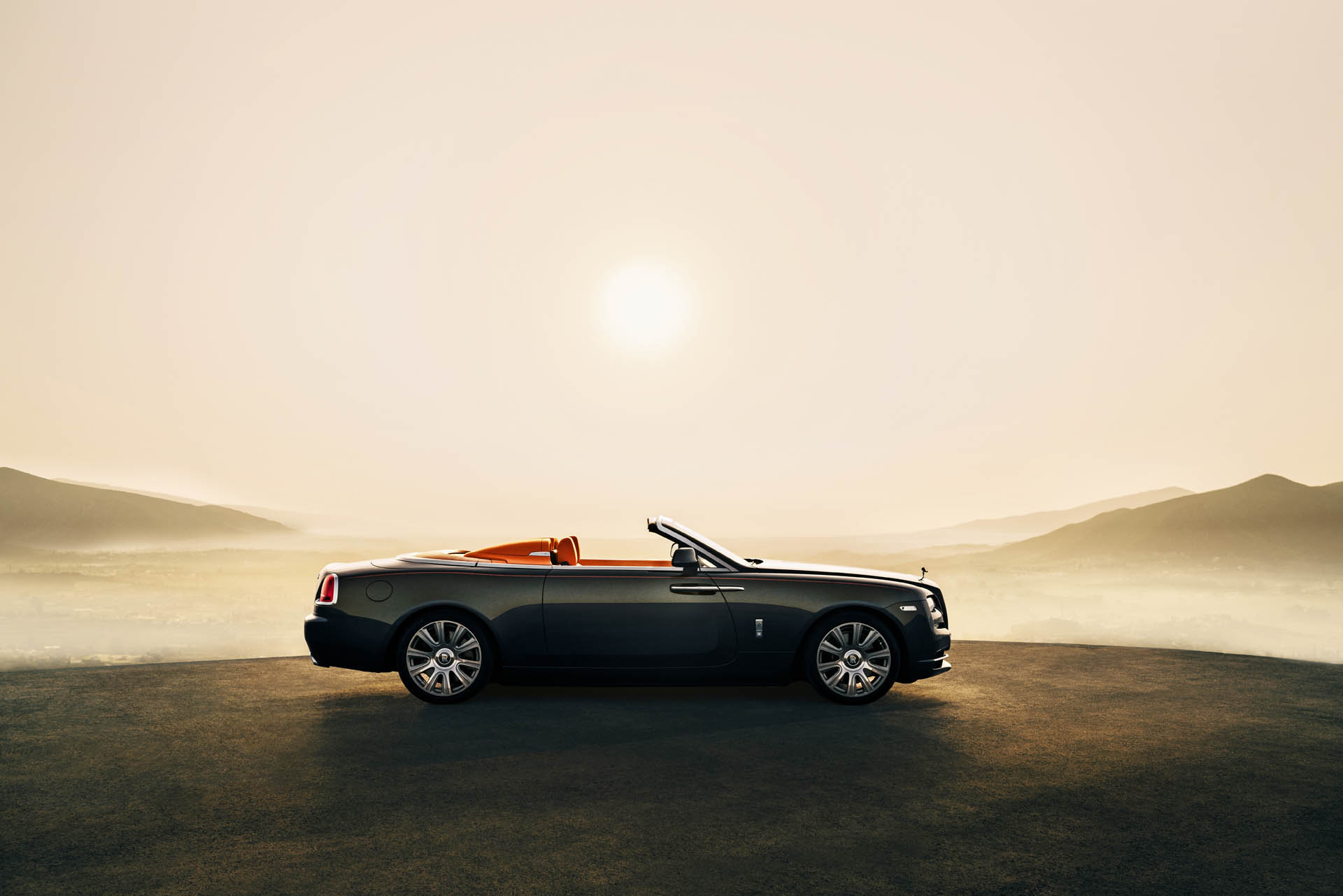 rolls-royce-geneva2018-07 Rolls-Royce Dawn Showcased With New Cowling Alongside Bespoke Phantoms In Geneva