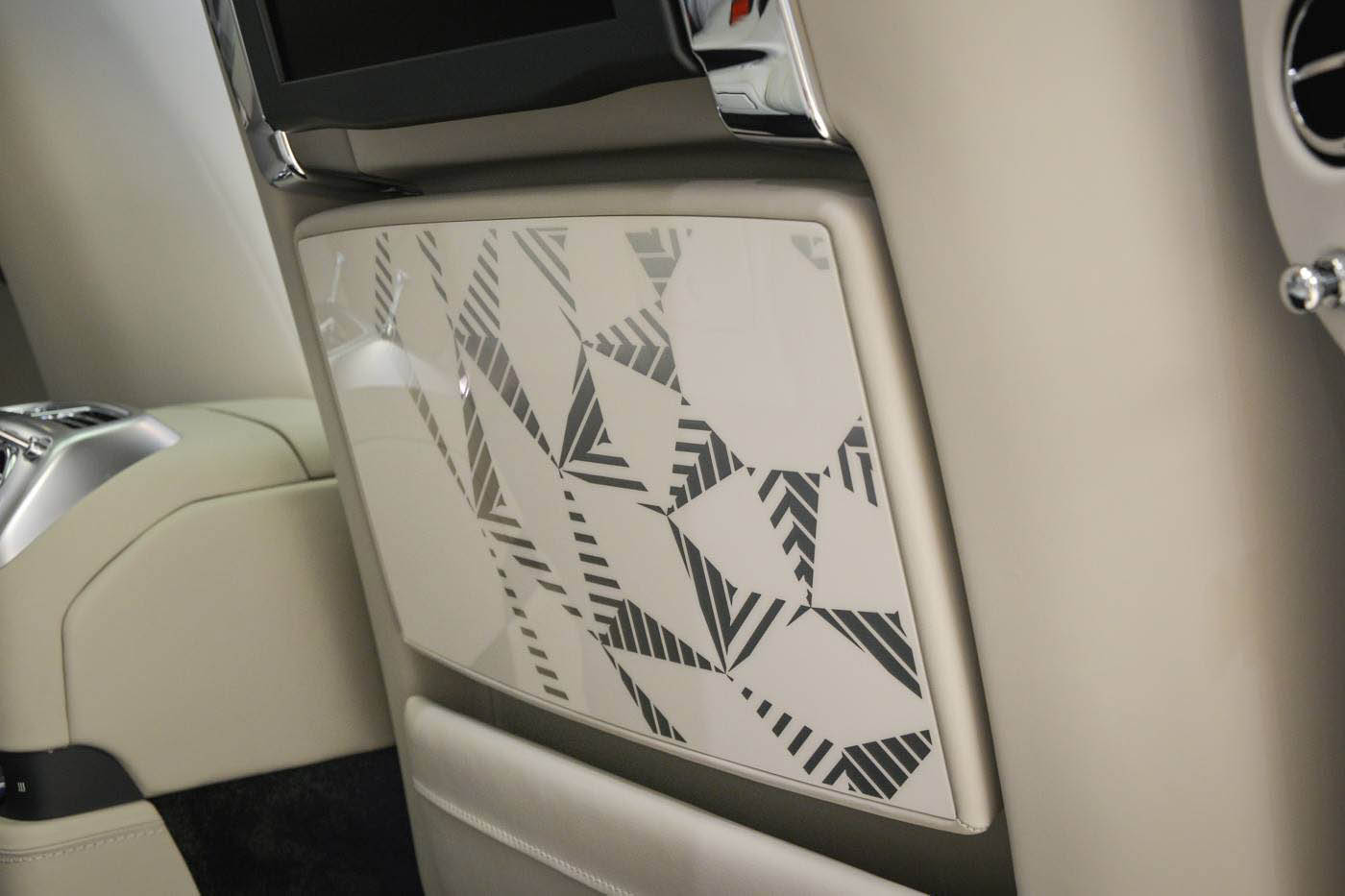 rolls-royce-ghost-ewb-islamic-art-03 Bespoke Rolls-Royce Ghost For Sale At Abu Dhabi Is Inspired By Islamic Art