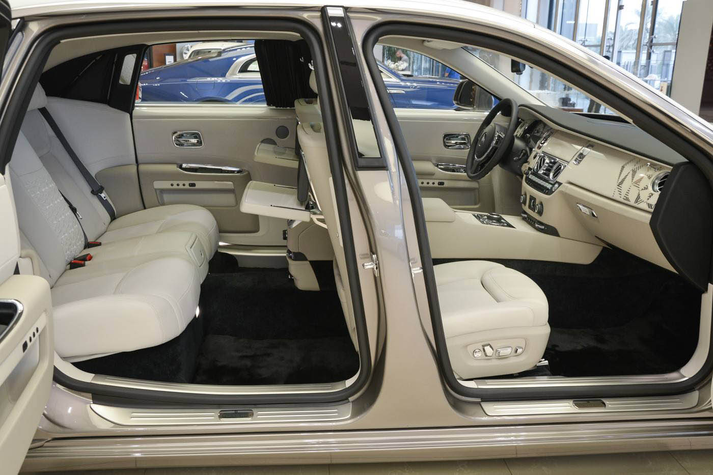 rolls-royce-ghost-ewb-islamic-art-08 Bespoke Rolls-Royce Ghost For Sale At Abu Dhabi Is Inspired By Islamic Art
