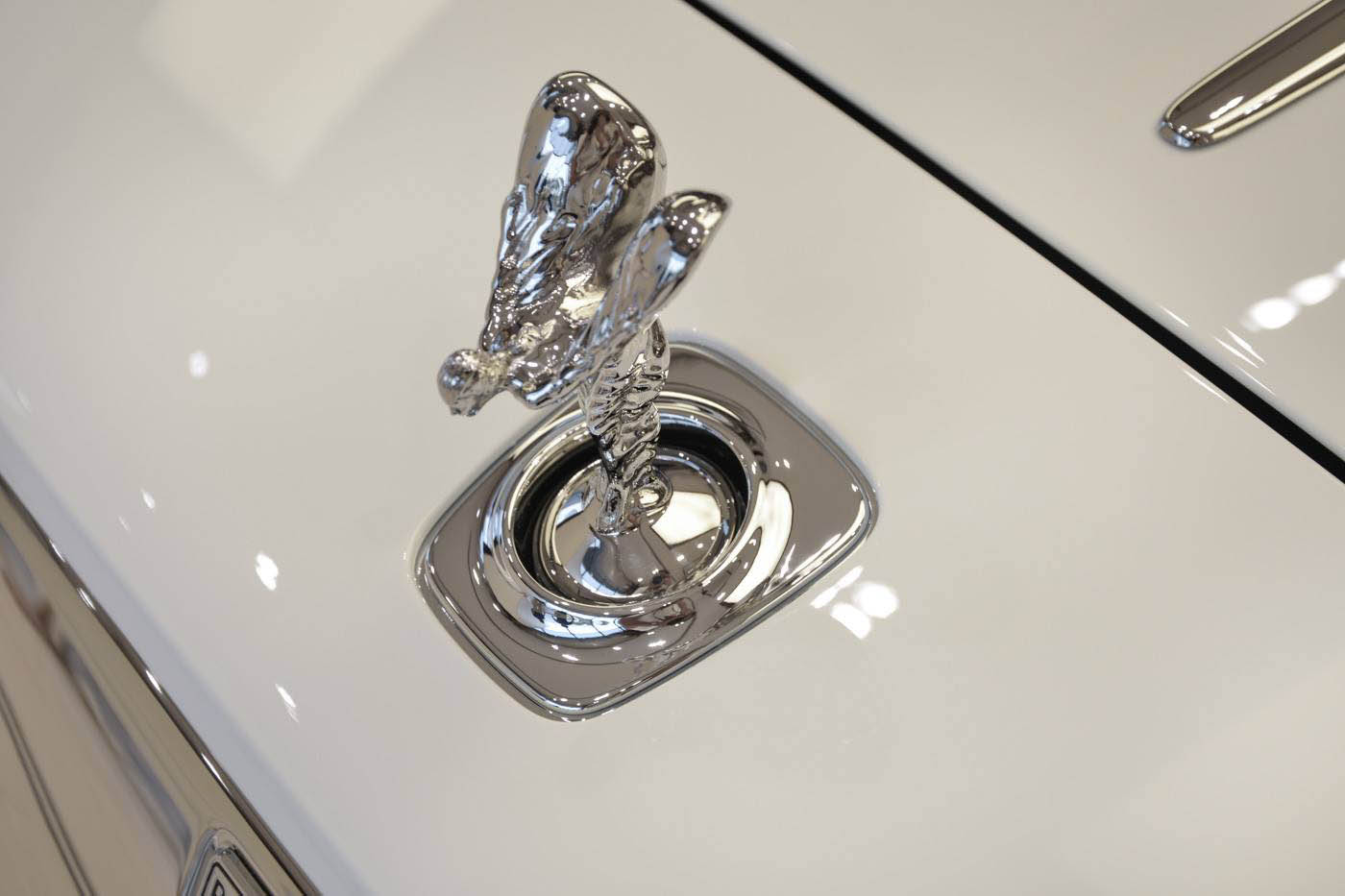 rolls-royce-ghost-ewb-islamic-art-18 Bespoke Rolls-Royce Ghost For Sale At Abu Dhabi Is Inspired By Islamic Art