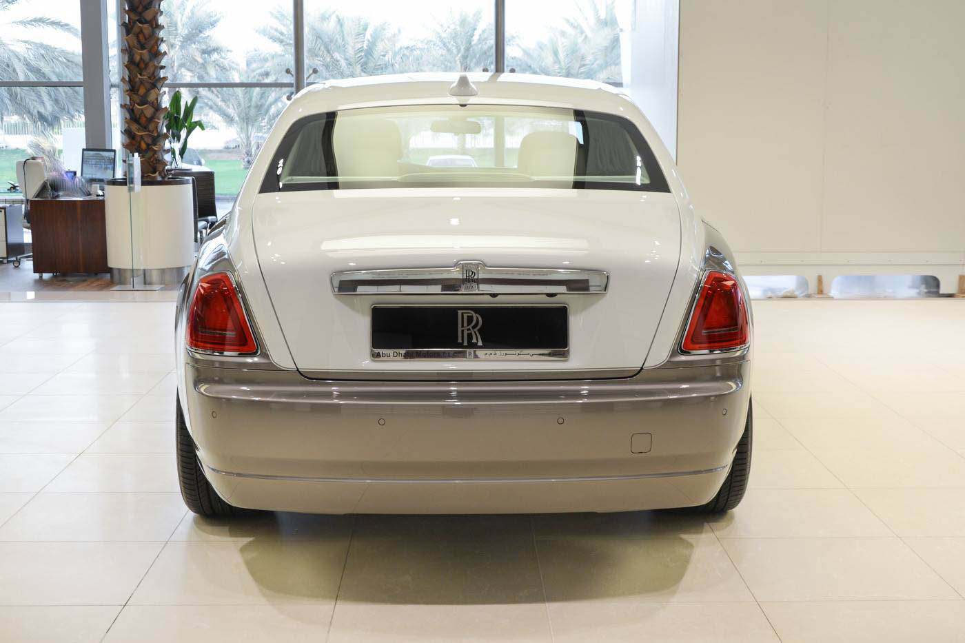 rolls-royce-ghost-ewb-islamic-art-23 Bespoke Rolls-Royce Ghost For Sale At Abu Dhabi Is Inspired By Islamic Art