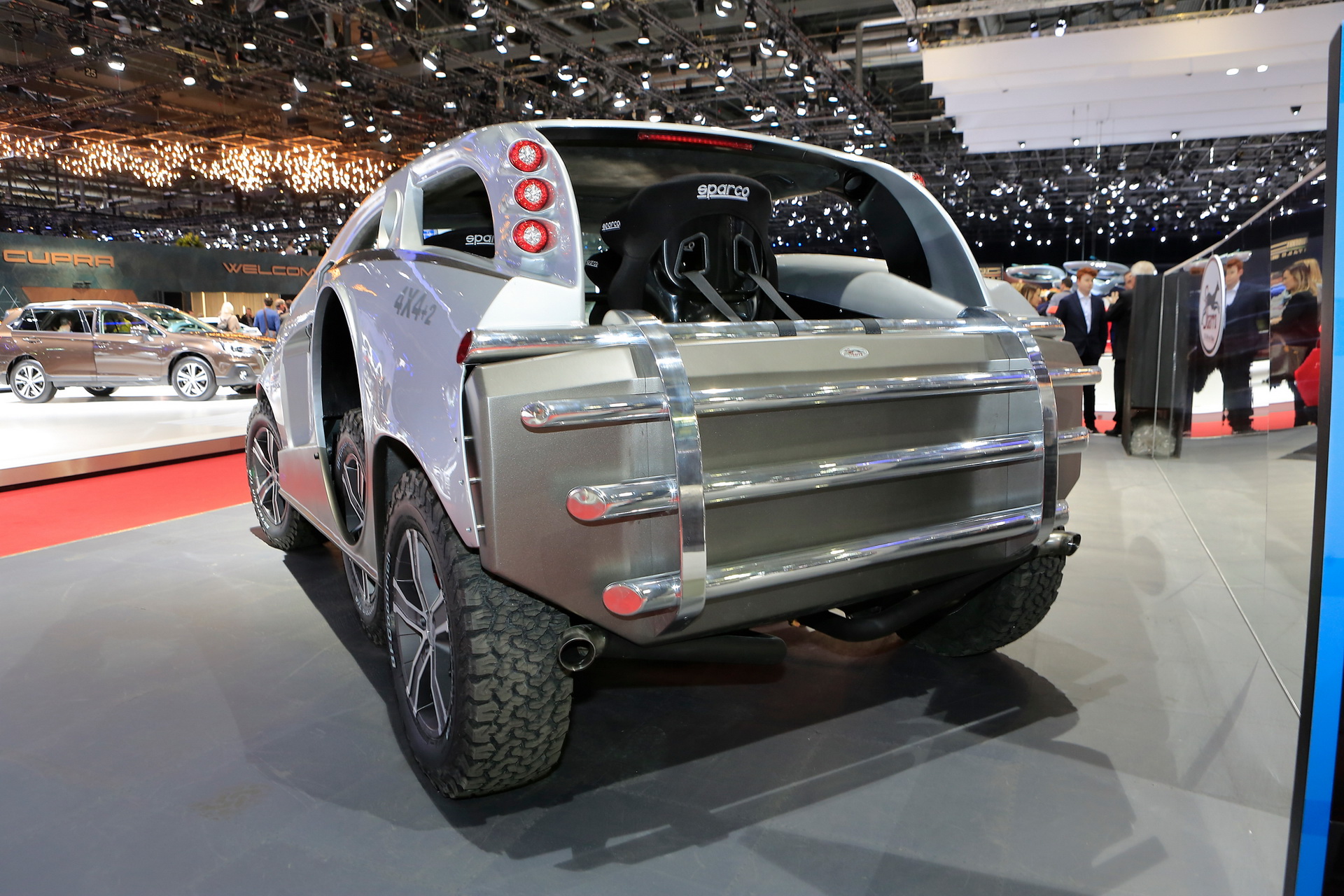 sbarro-4x4-2-geneva-livepics-6 The Sbarro 4×4+2 Swallowed A Porsche Cayenne In Order To Live