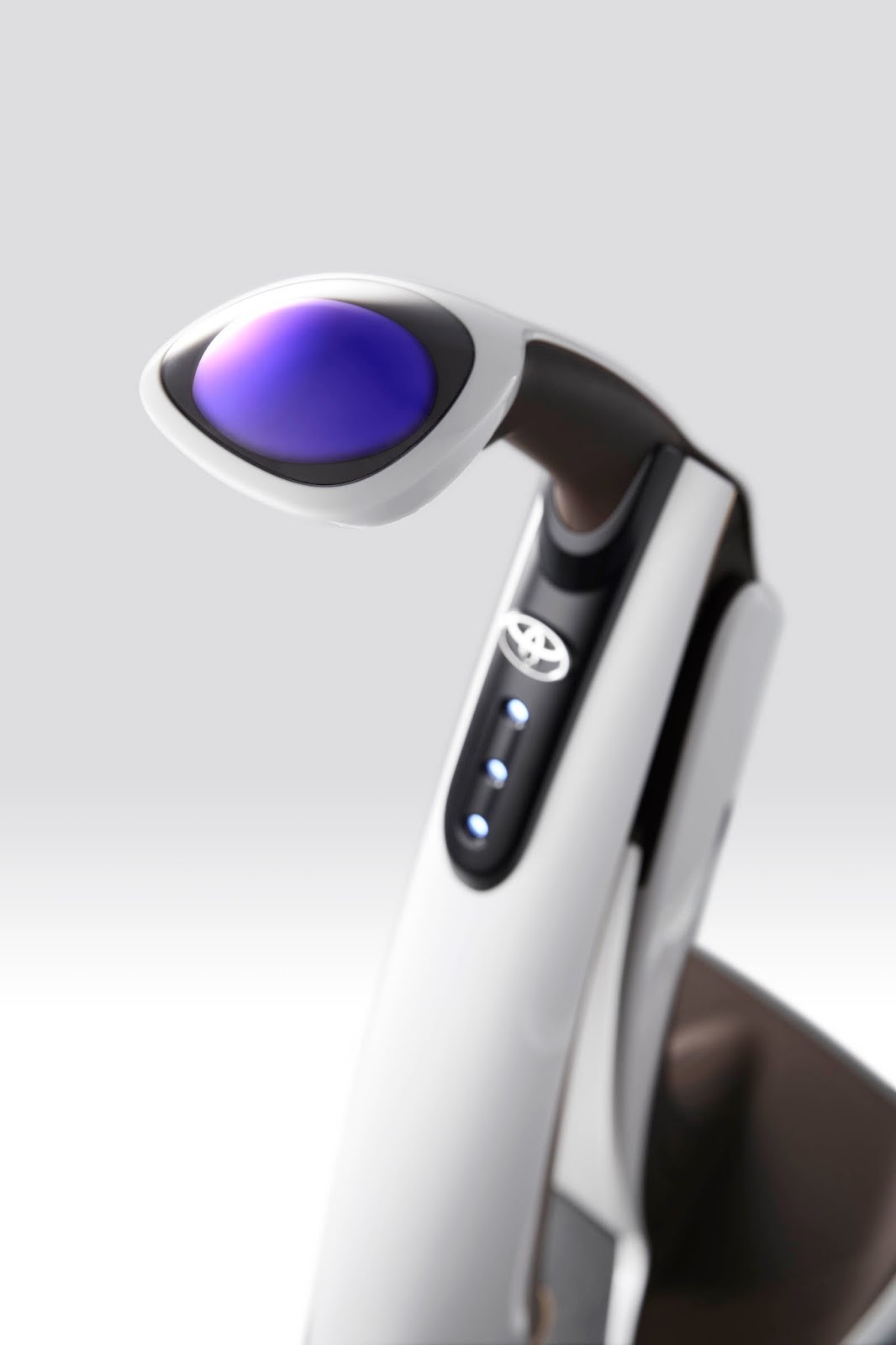 toyota-concept-i-geneva-livepics-25 Toyota’s Concept-i Vehicles Are Autonomous, Electric And Intelligent