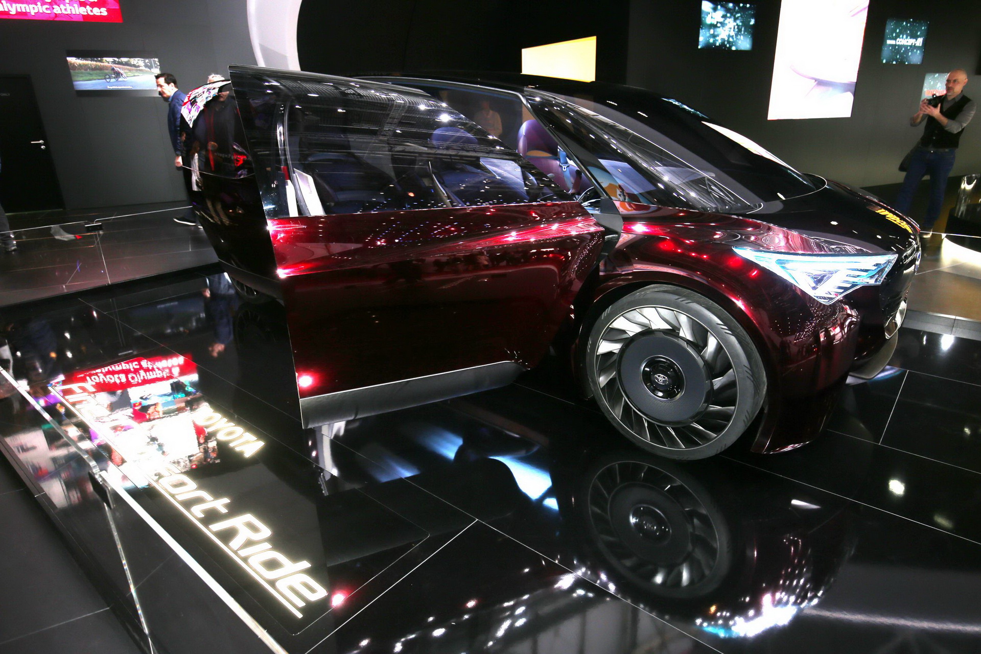 toyota-fine-comfort-ride-geneva-livepics-1 Geneva: Toyota’s Fine-Comfort Ride Is A Funky FCV For The Family