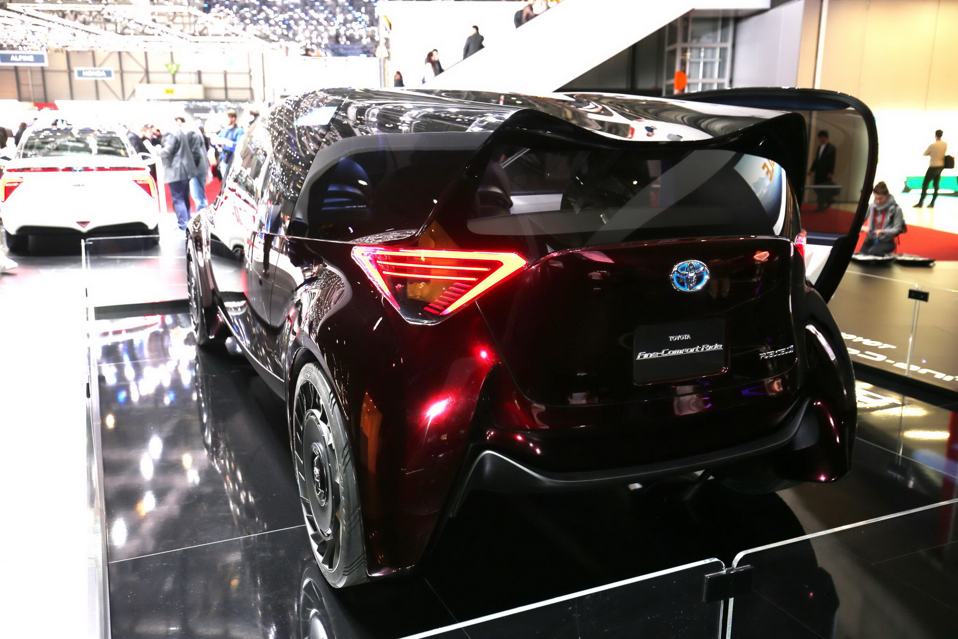 toyota-fine-comfort-ride-geneva-livepics-3 Geneva: Toyota’s Fine-Comfort Ride Is A Funky FCV For The Family