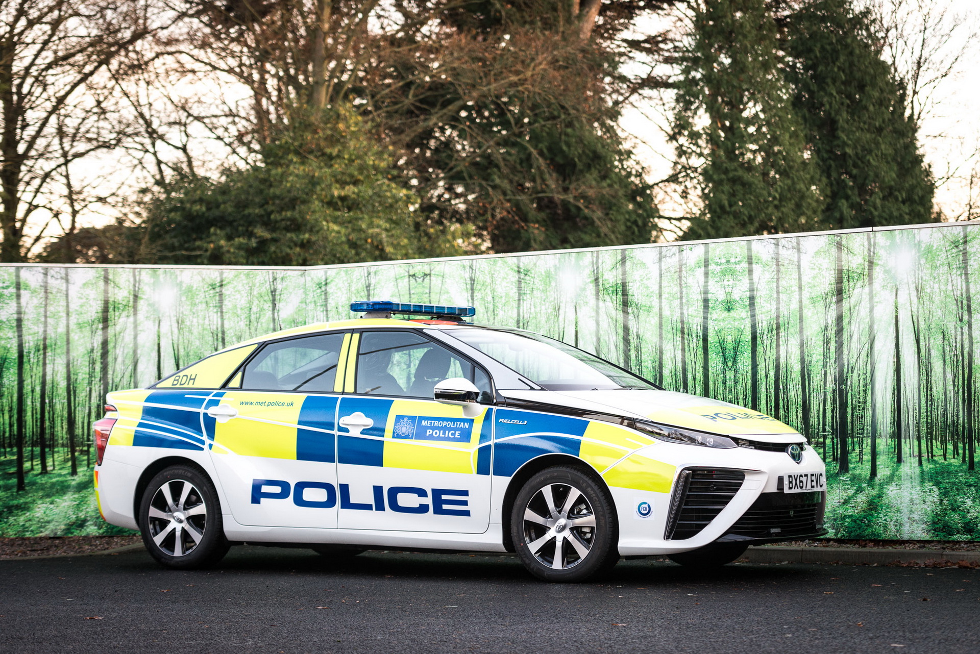toyota-mirai-london-uk-police-4 Toyota Mirai FCVs Gear Up For ‘Clean’ Police Work In London