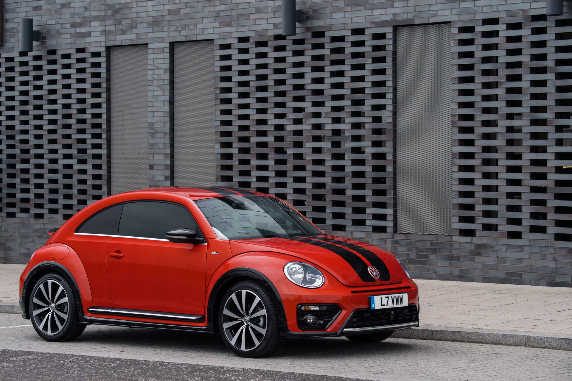 volkswagen-beetle-r-line-1 Volkswagen Beetle Won’t Live Past Its Current Generation