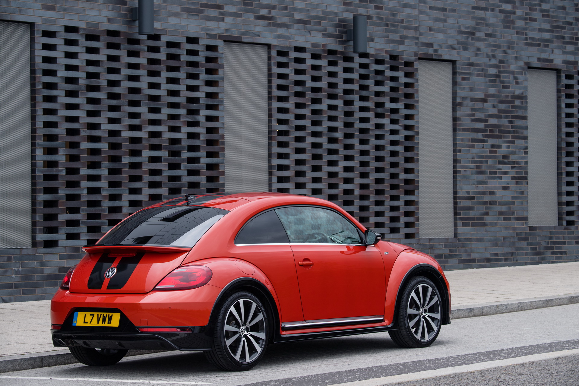 volkswagen-beetle-r-line-5 Volkswagen Beetle Won’t Live Past Its Current Generation
