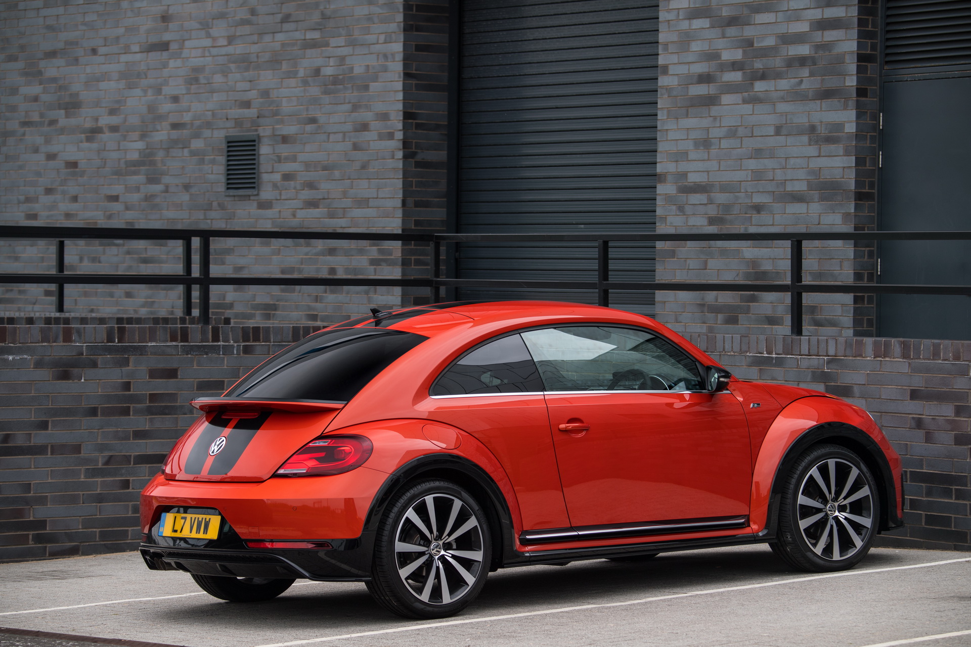 volkswagen-beetle-r-line-7 Volkswagen Beetle Won’t Live Past Its Current Generation