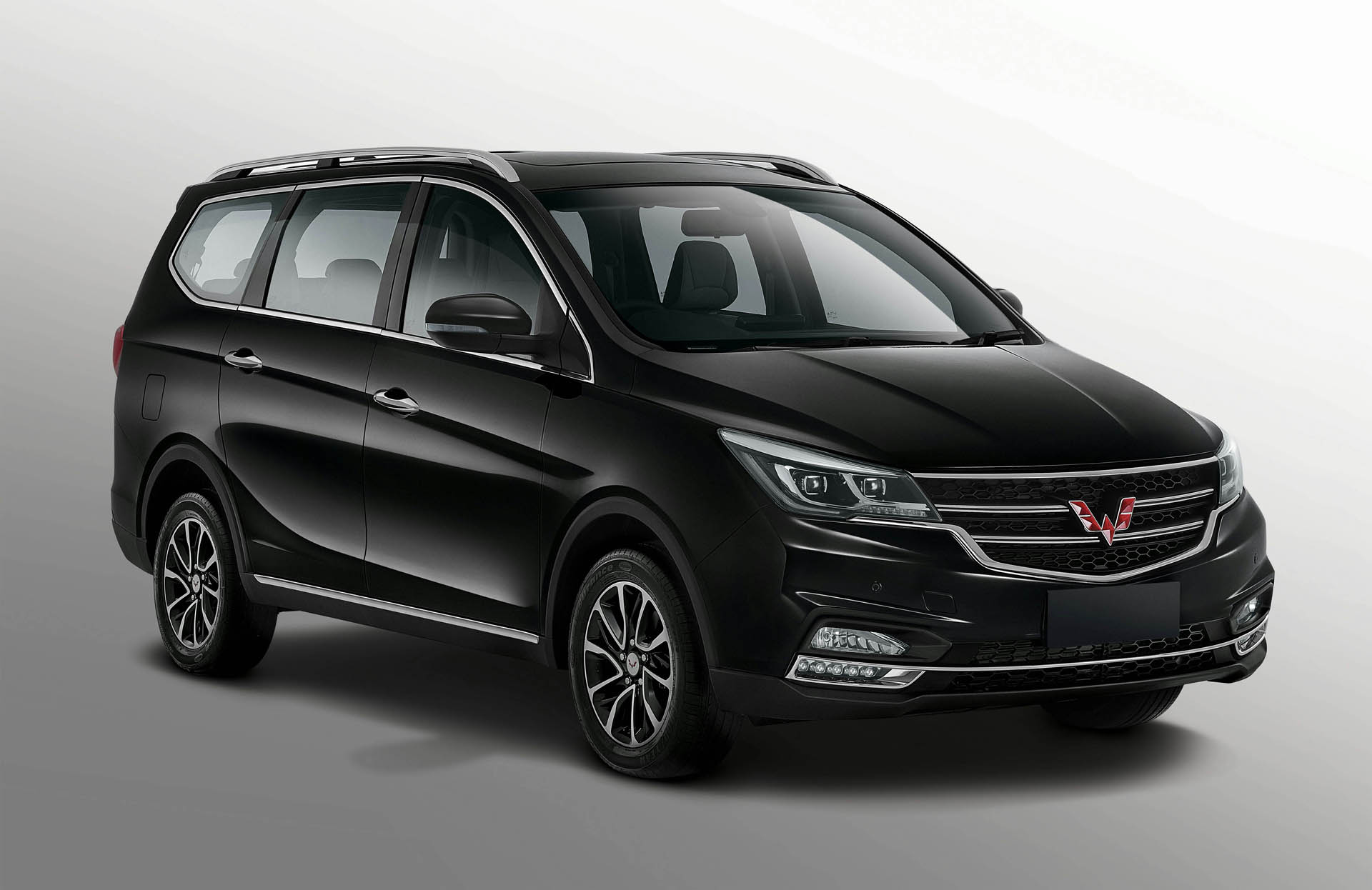 wuling-cortez-764425607 Wuling Cortez Shows That GM Still Sells Minivans (In Indonesia)