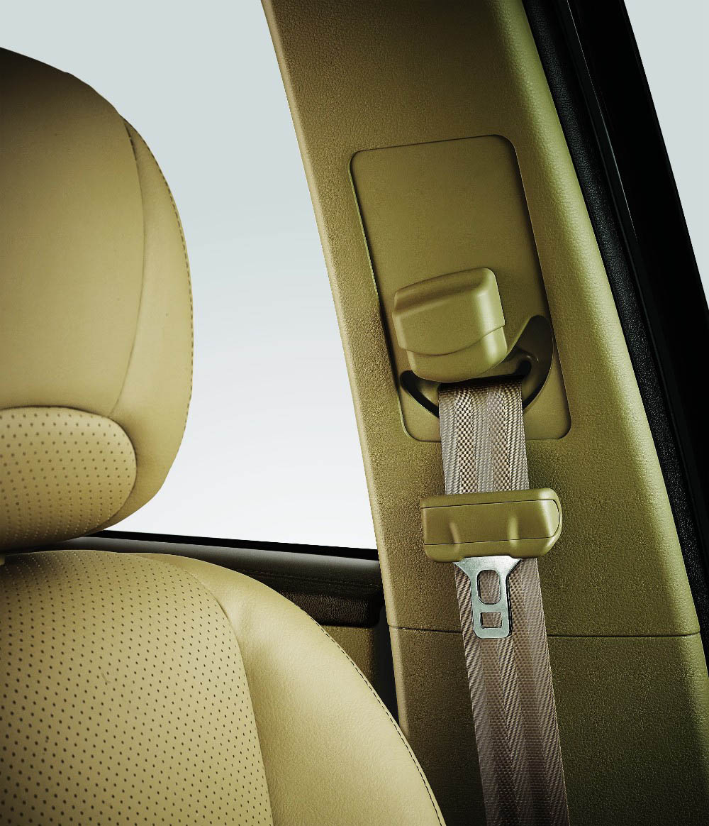 wuling-cortez-adjustble heighit seat belt Wuling Cortez Shows That GM Still Sells Minivans (In Indonesia)