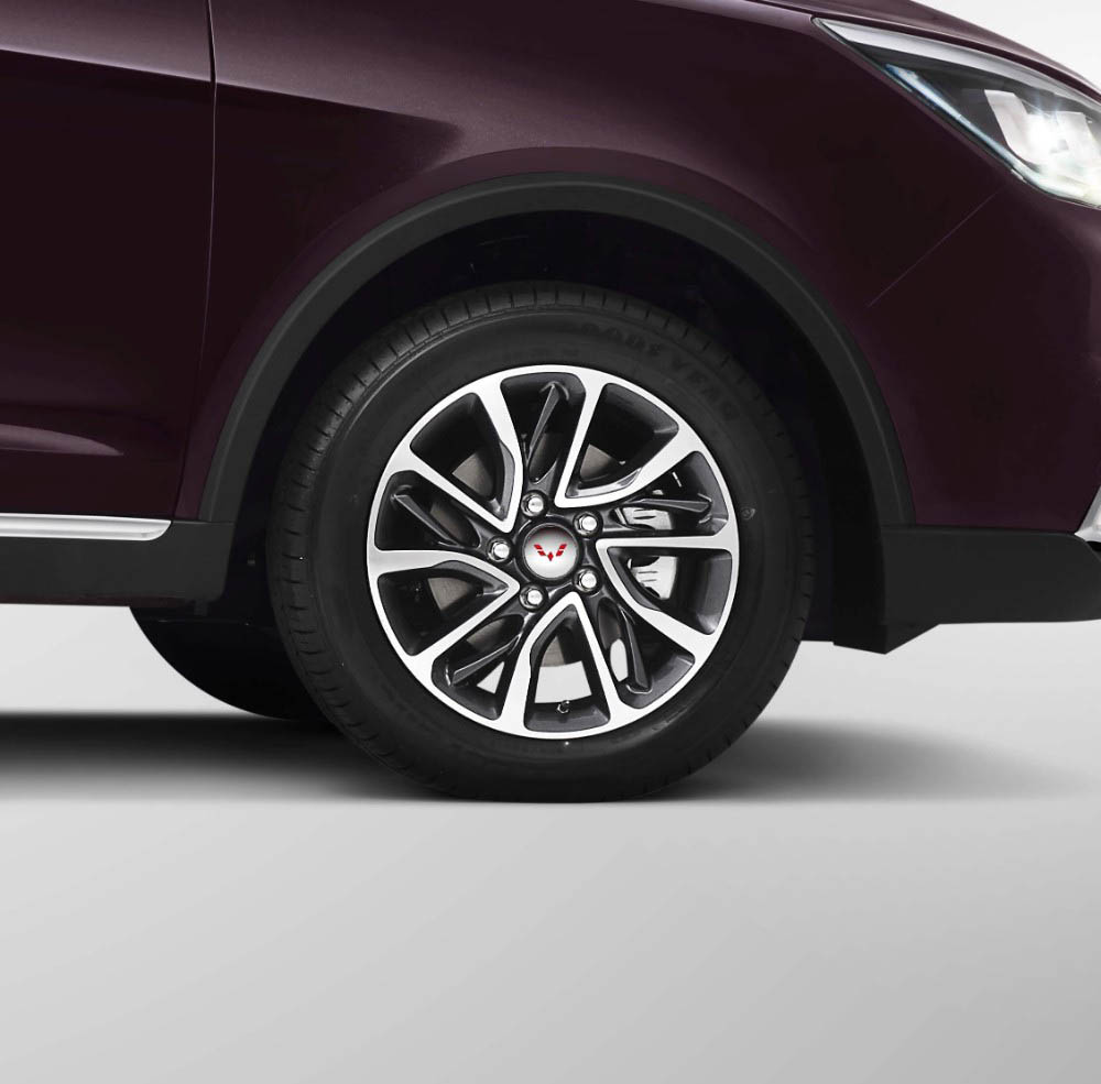 wuling-cortez-alloy wheel Wuling Cortez Shows That GM Still Sells Minivans (In Indonesia)