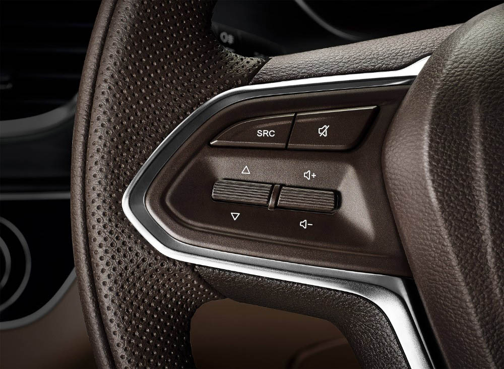 wuling-cortez-audio steering control Wuling Cortez Shows That GM Still Sells Minivans (In Indonesia)