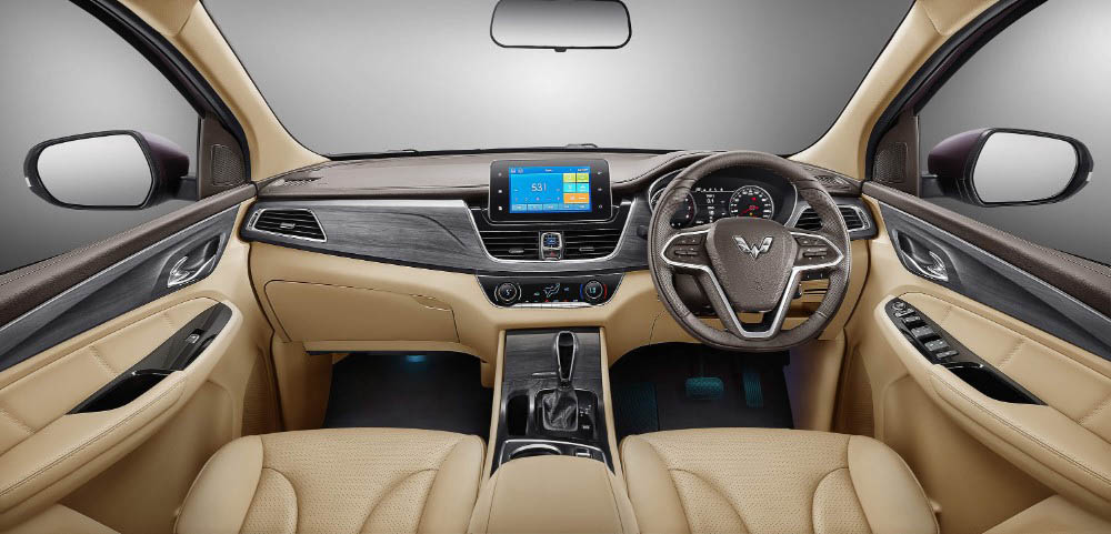 wuling-cortez-dashboard Wuling Cortez Shows That GM Still Sells Minivans (In Indonesia)