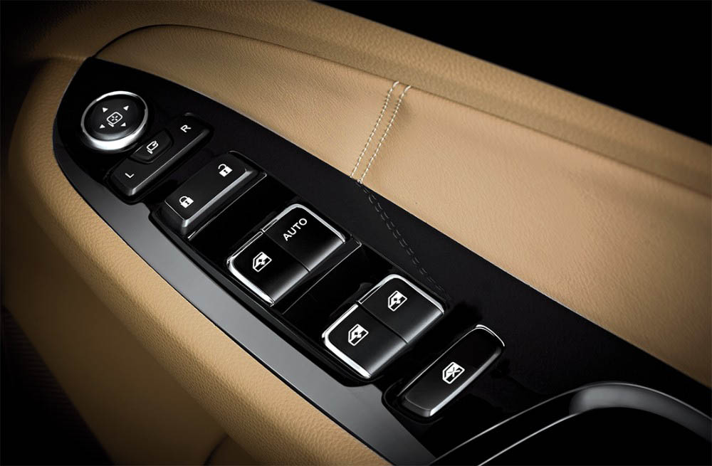 wuling-cortez-power window control switch Wuling Cortez Shows That GM Still Sells Minivans (In Indonesia)