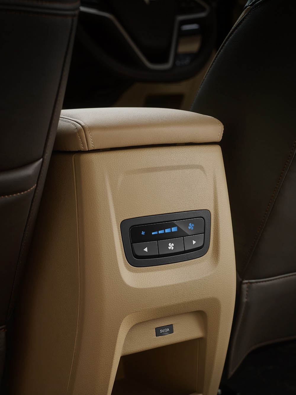 wuling-cortez-rear ac control switch Wuling Cortez Shows That GM Still Sells Minivans (In Indonesia)