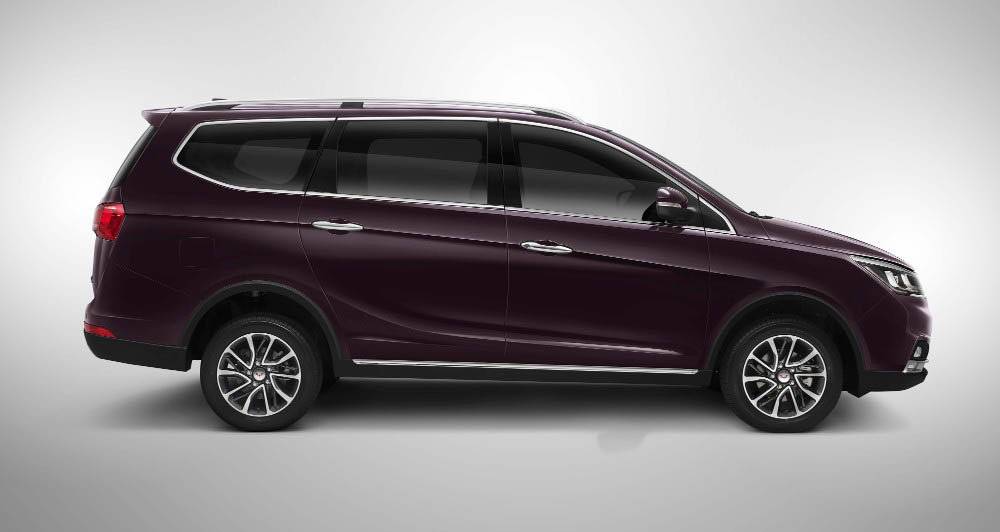 wuling-cortez-right side Wuling Cortez Shows That GM Still Sells Minivans (In Indonesia)