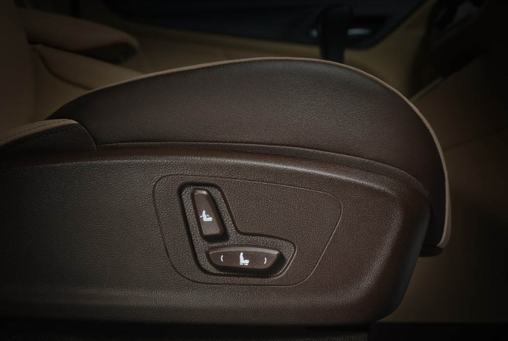 wuling-cortez-seat adjuster Wuling Cortez Shows That GM Still Sells Minivans (In Indonesia)