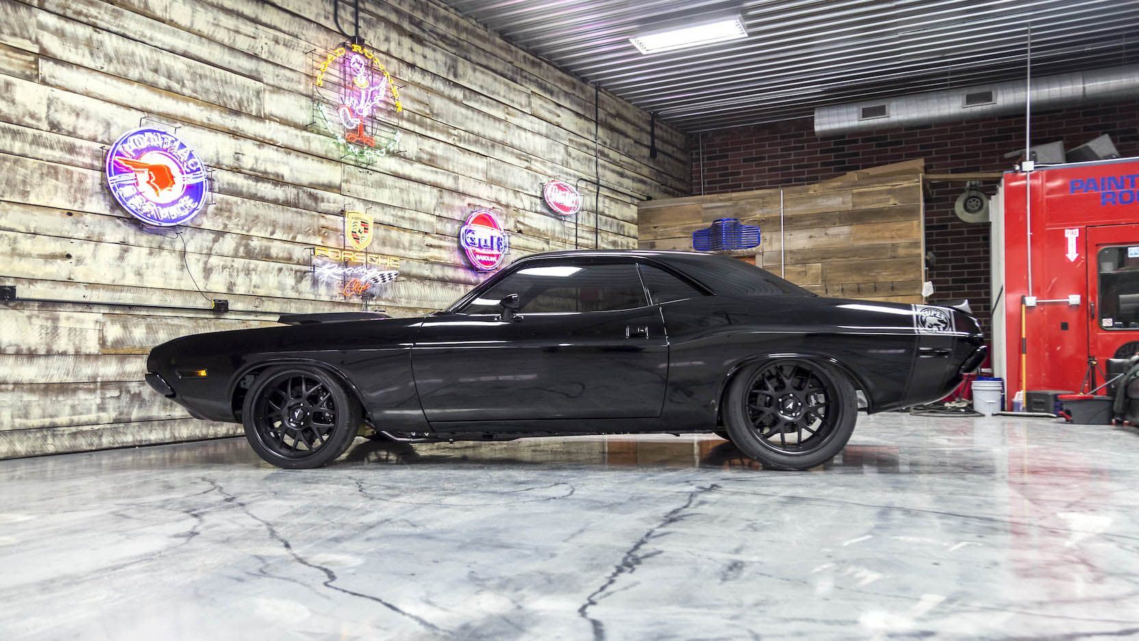 1970-dodge-challenger-hellcat-restomod-02 Restomod 1970 Dodge Challenger Packs A 707-Horsepower Secret From Hell(cat)