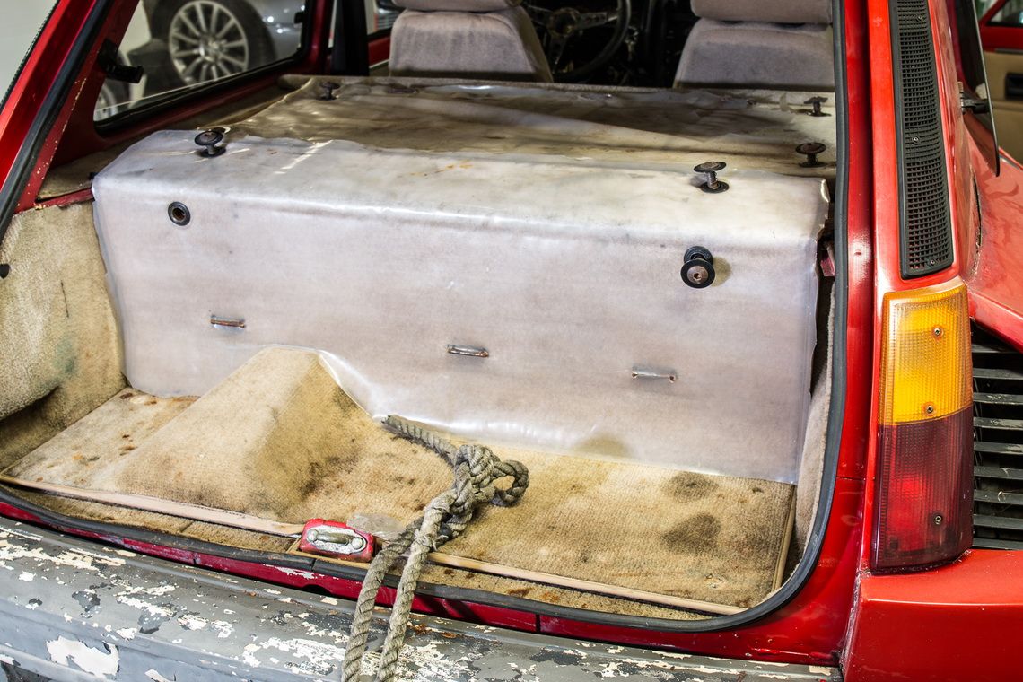 1985-renault-5-rs-turbo-2-18 C’est Magnifique: 1985 Renault 5 RS Turbo 2 Is Bilingual