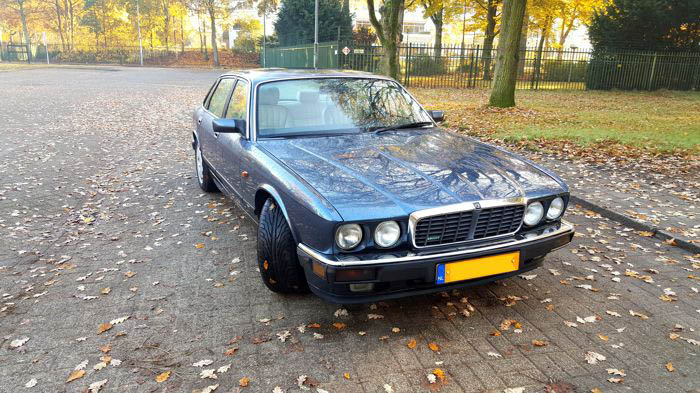 1993-jaguar-xjr-03 1993 Jaguar XJR Is One Of Just 425, You Can Buy It For Just $9k