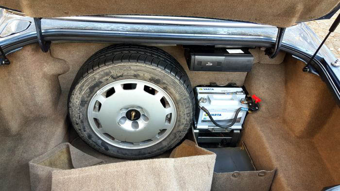 1993-jaguar-xjr-31 1993 Jaguar XJR Is One Of Just 425, You Can Buy It For Just $9k