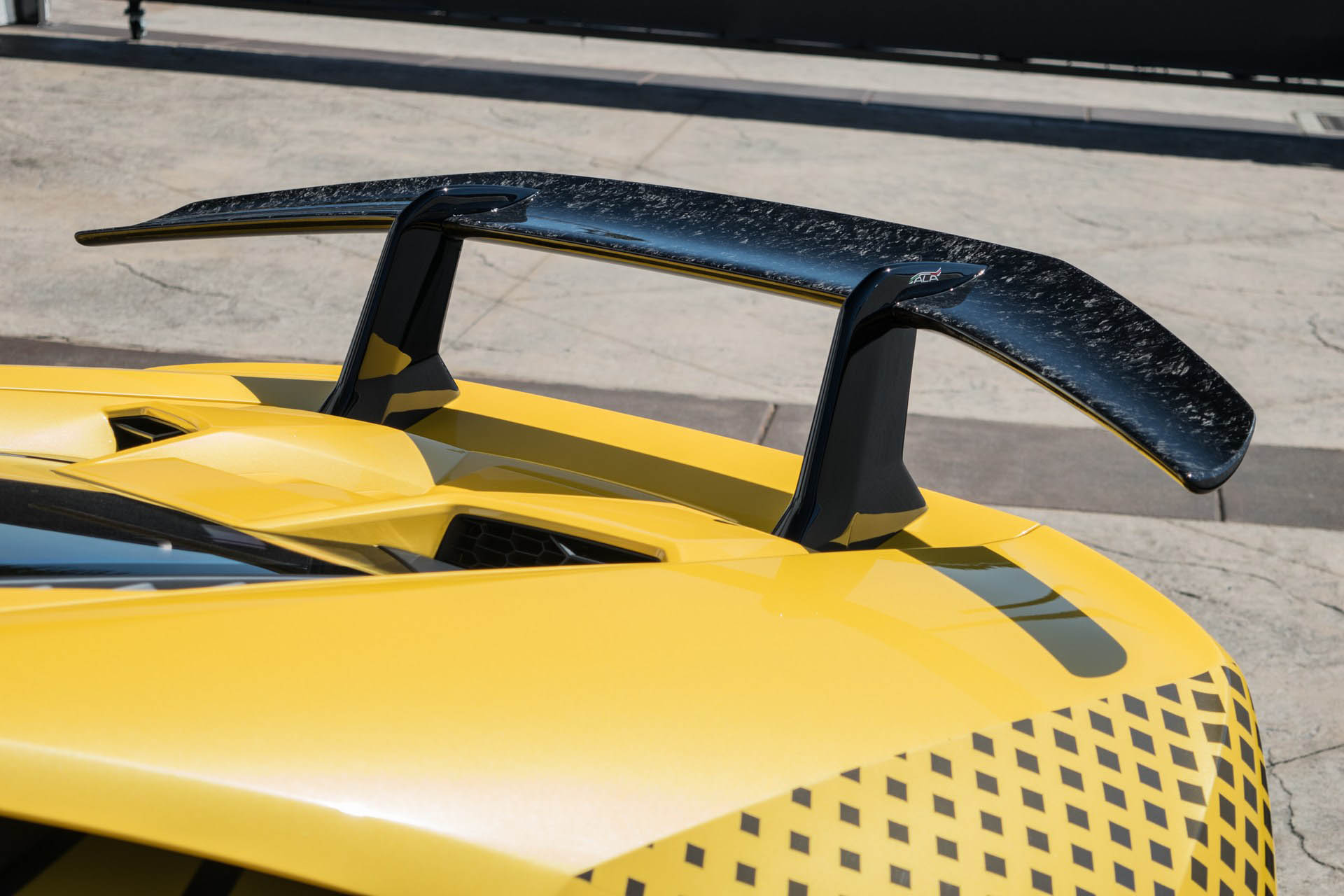 2018-Lamborghini-Huracan-Performante-01 Lamborghini Huracan Performante Has Already Hit The ‘Used’ Car Market