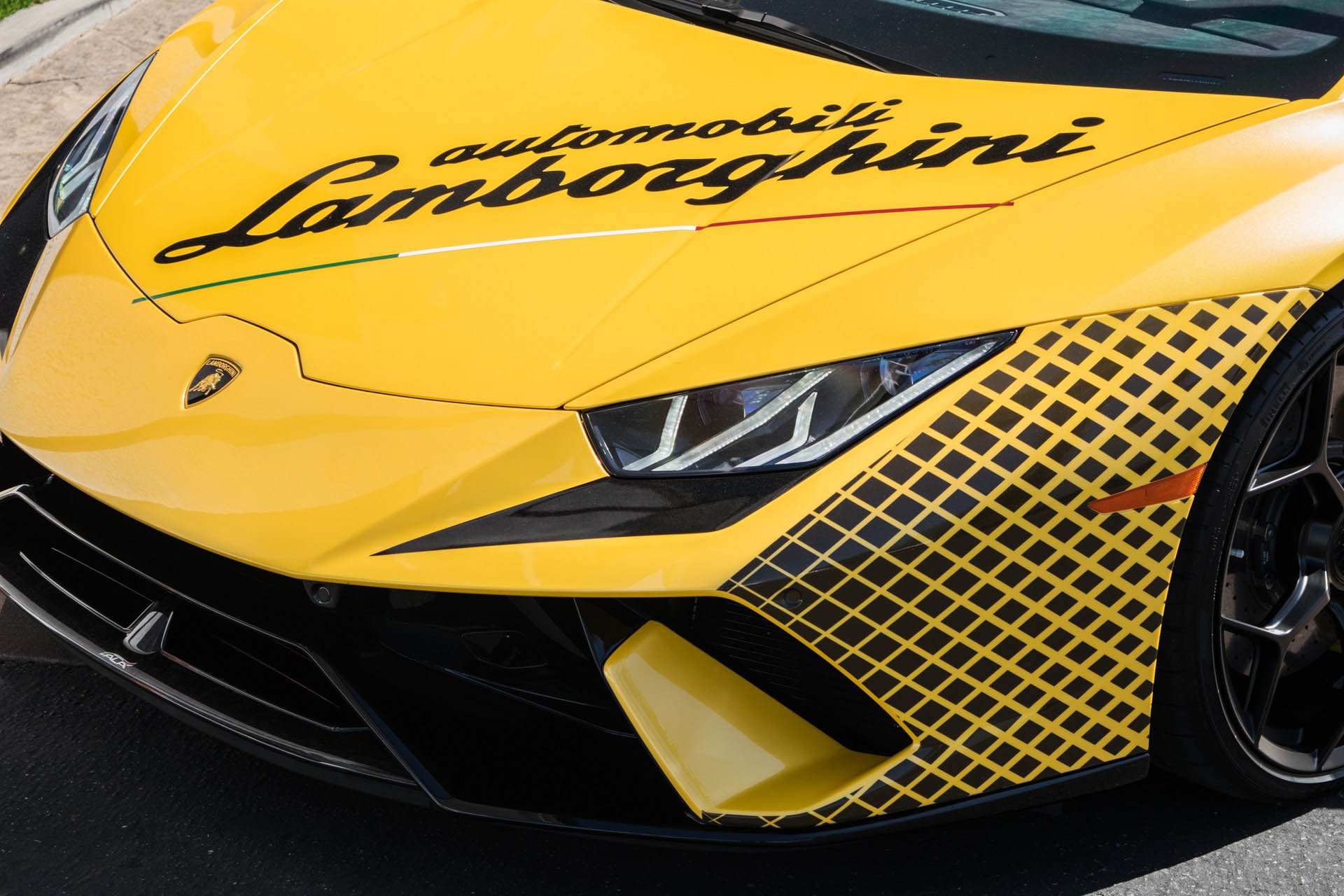 2018-Lamborghini-Huracan-Performante-06 Lamborghini Huracan Performante Has Already Hit The ‘Used’ Car Market