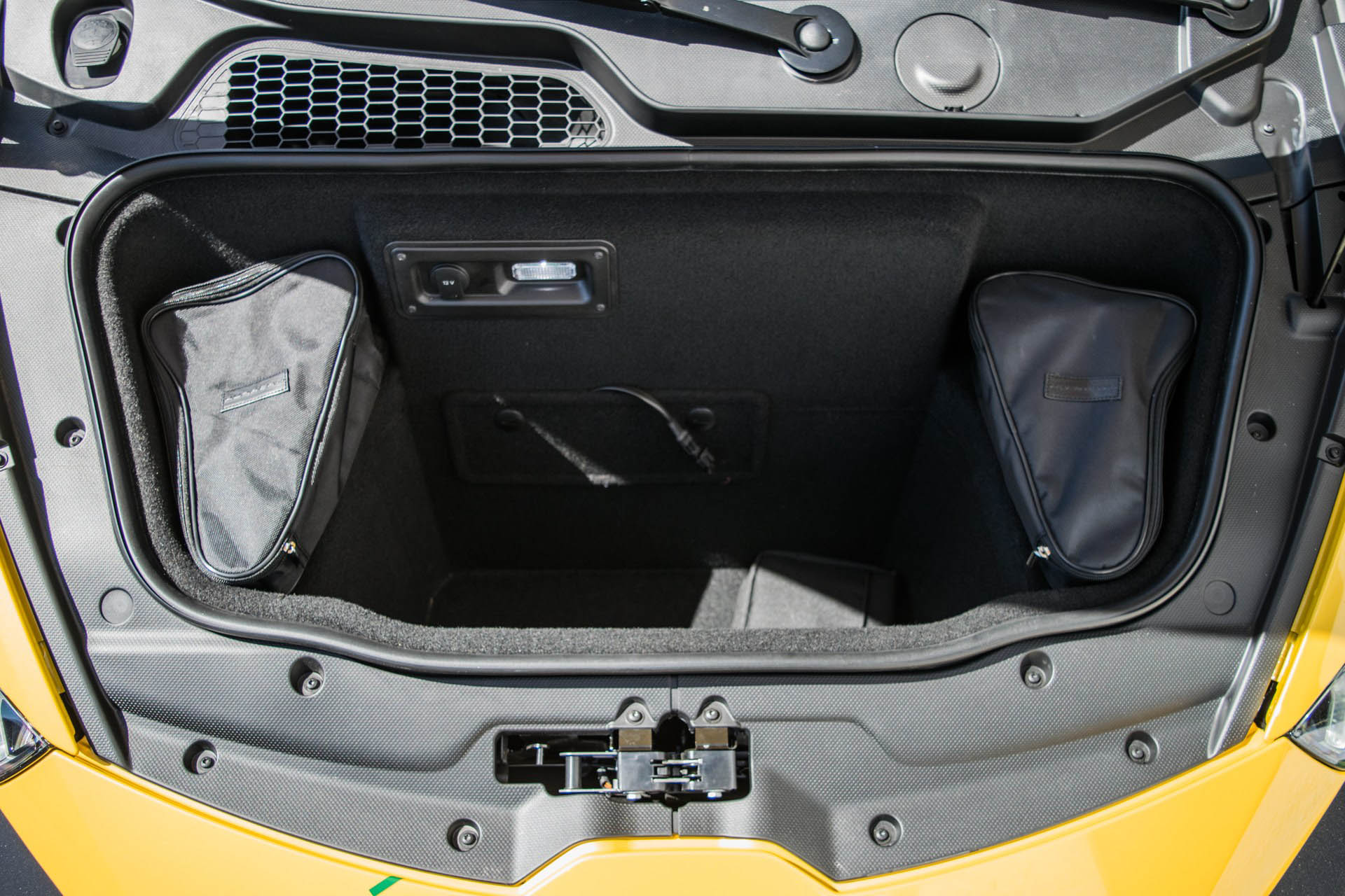 2018-Lamborghini-Huracan-Performante-09 Lamborghini Huracan Performante Has Already Hit The ‘Used’ Car Market