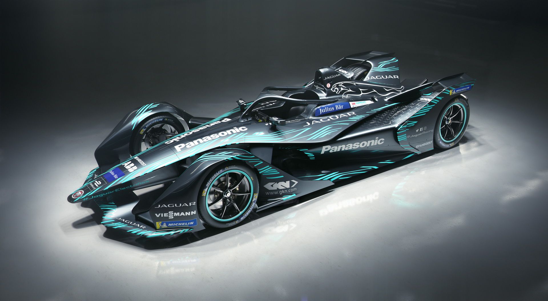2018-jaguar-i-type-3-formula-e-racer-1 Jaguar I-Type 3 Puts On Racing Suit For Formula E