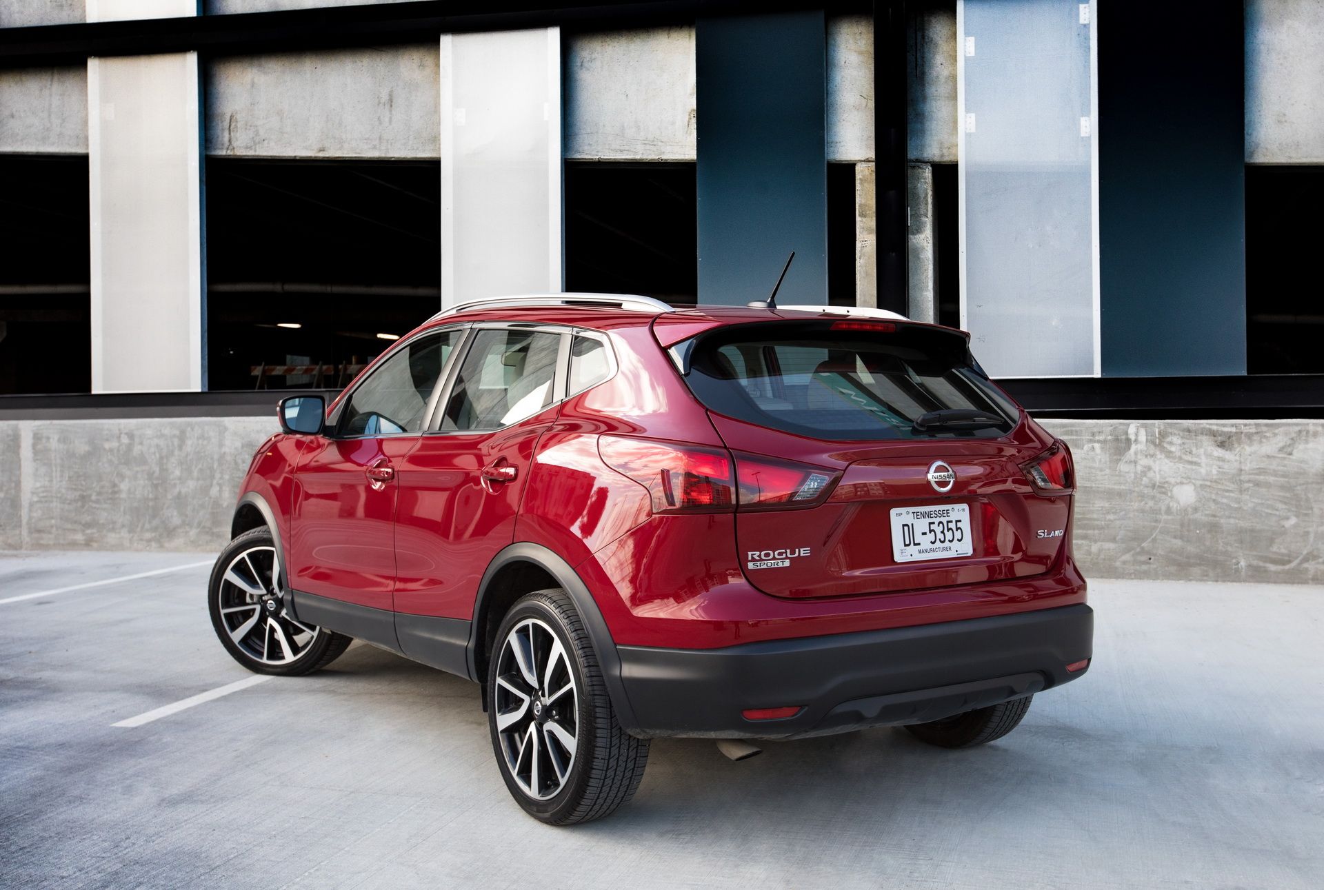 2018-nissan-rogue-sport-5 Base Nissan Rogue Sport Adds More Tech, Gets $470 Price Bump