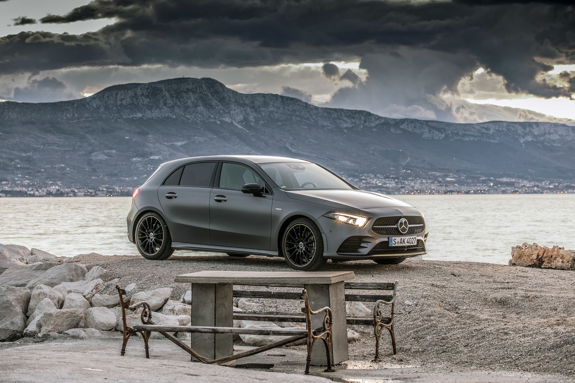 2018_Mercedes_A-Class_01 Mercedes Drops More Photos Of The New 2018 A-Class