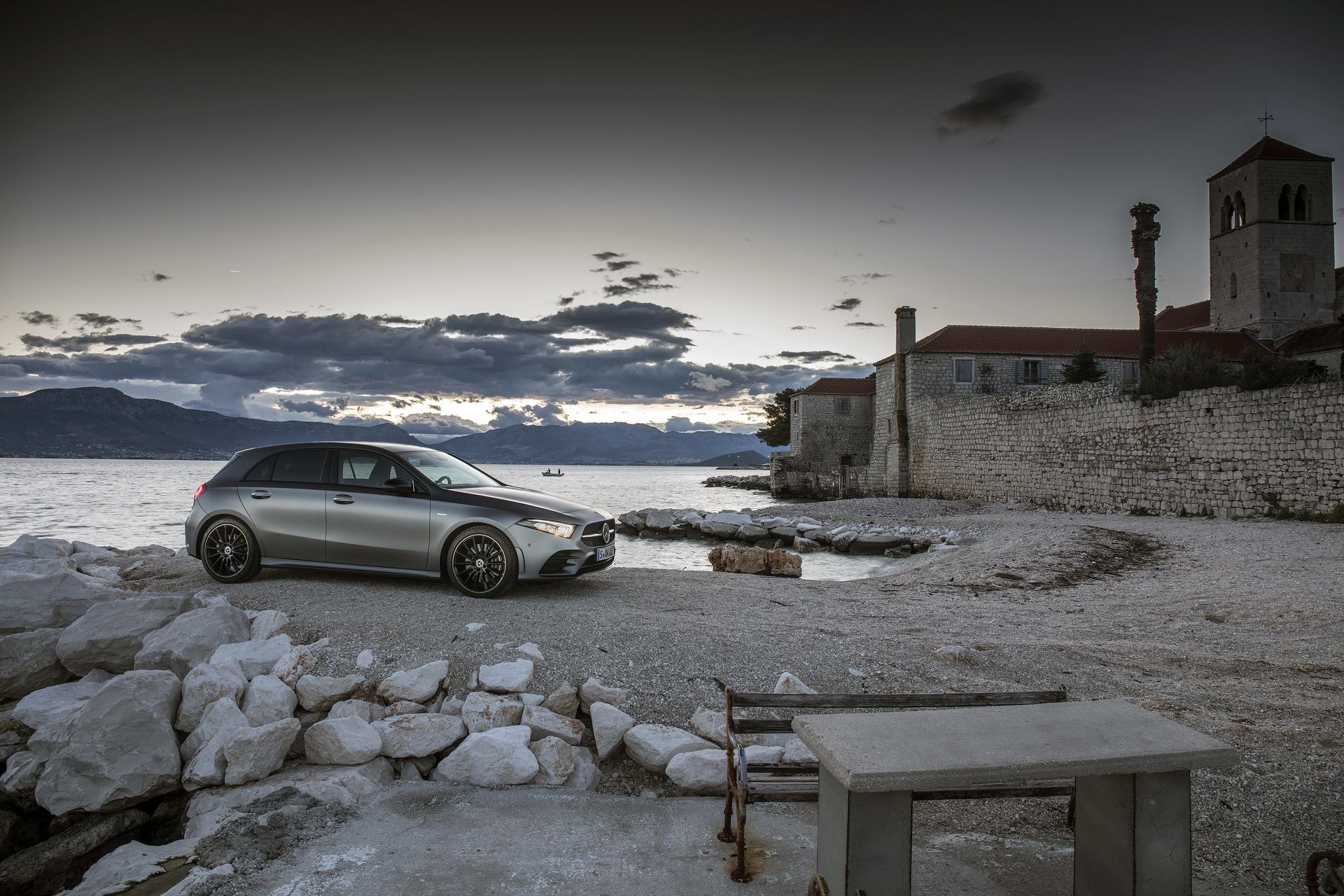 2018_Mercedes_A-Class_03 Mercedes Drops More Photos Of The New 2018 A-Class